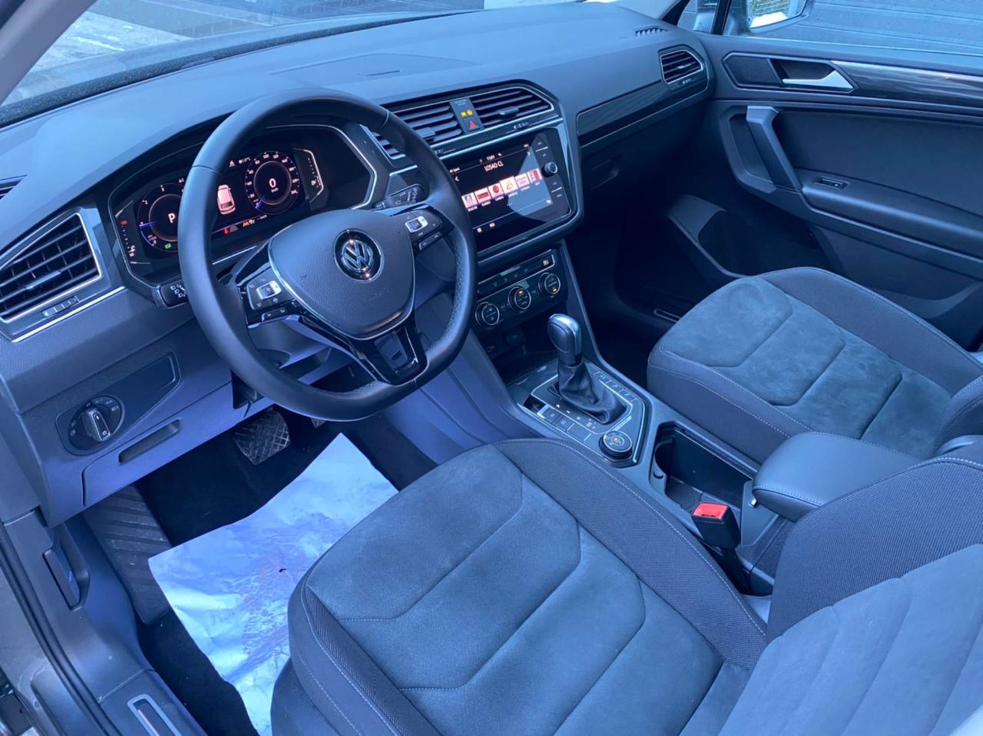 Volkswagen Tiguan sport 2.0 tdi 4motion R-LINE 