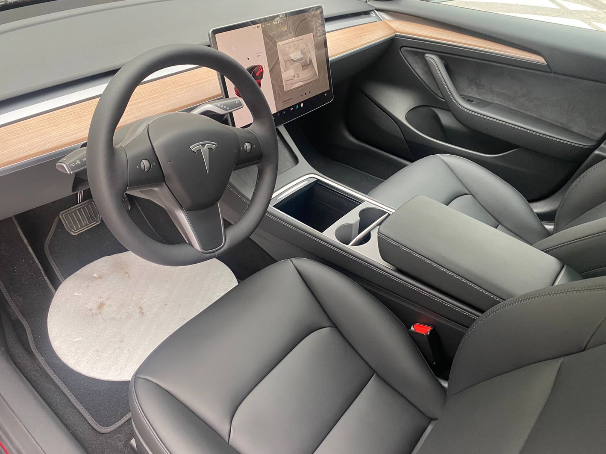 Tesla Model 3 dual motor Renting