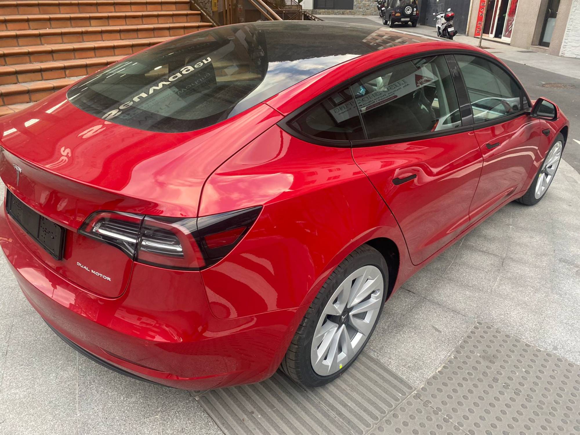 Tesla Model 3 dual motor Renting