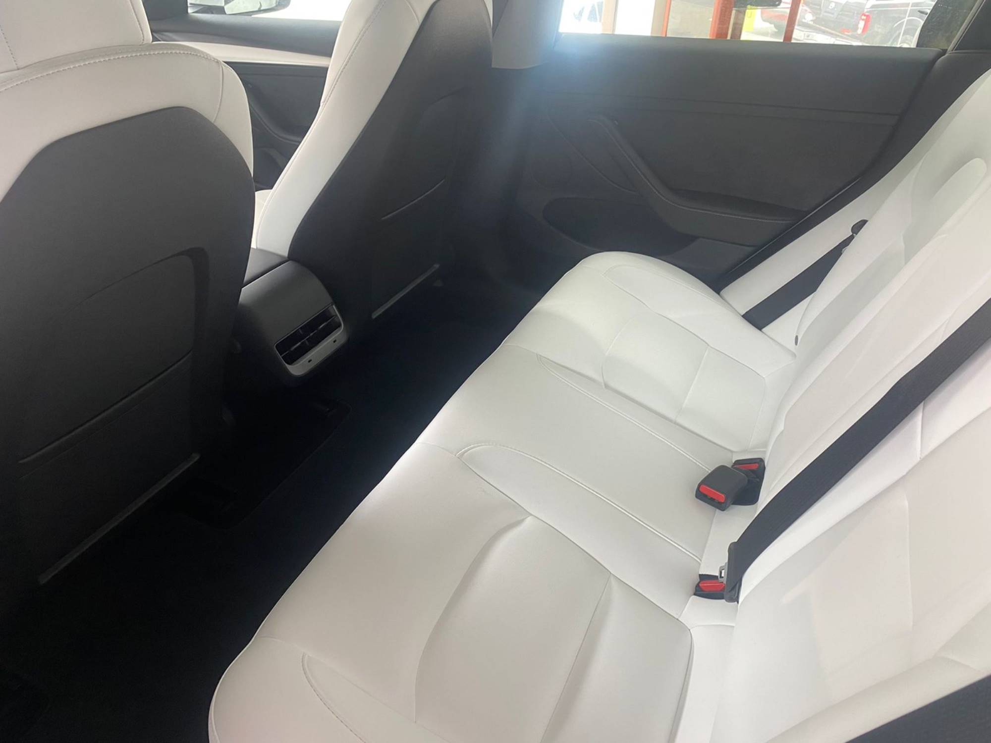 Tesla Model 3 dual motor Renting