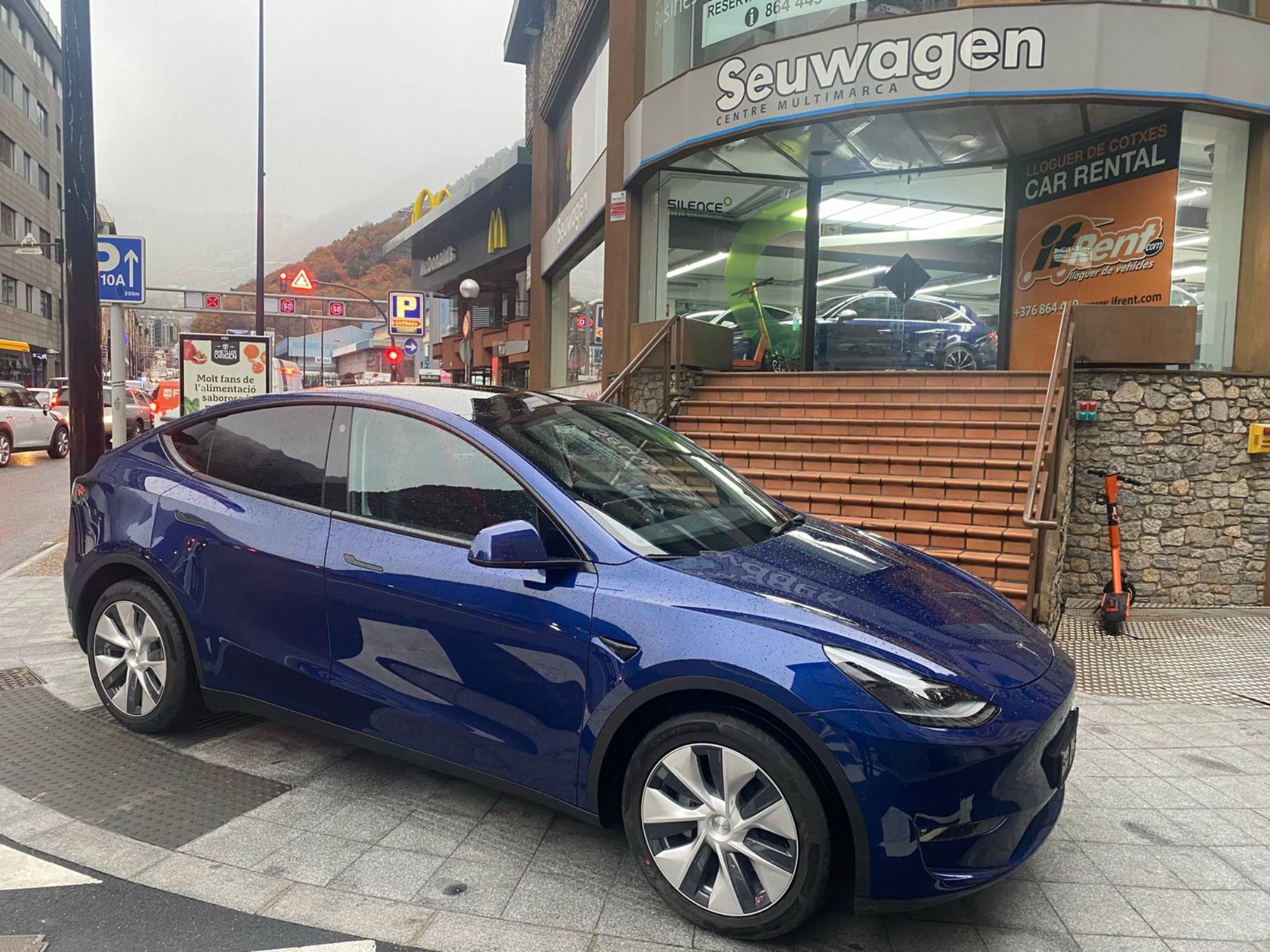 Tesla Model Y dual motor Renting