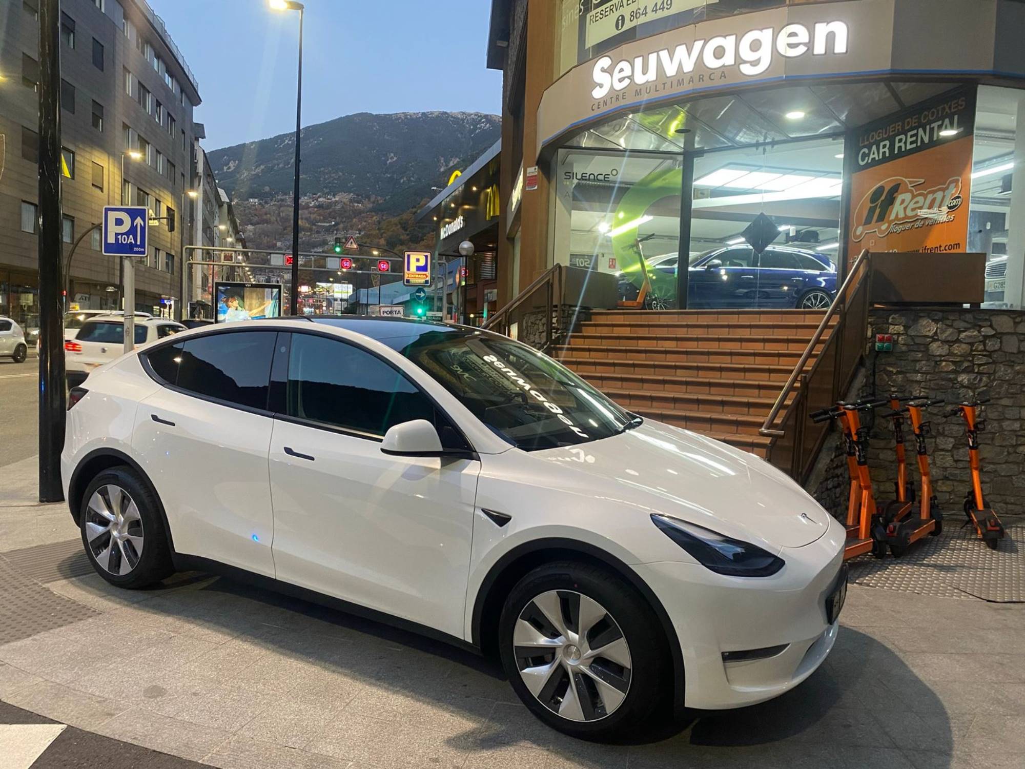 Tesla Model Y dual motor Renting