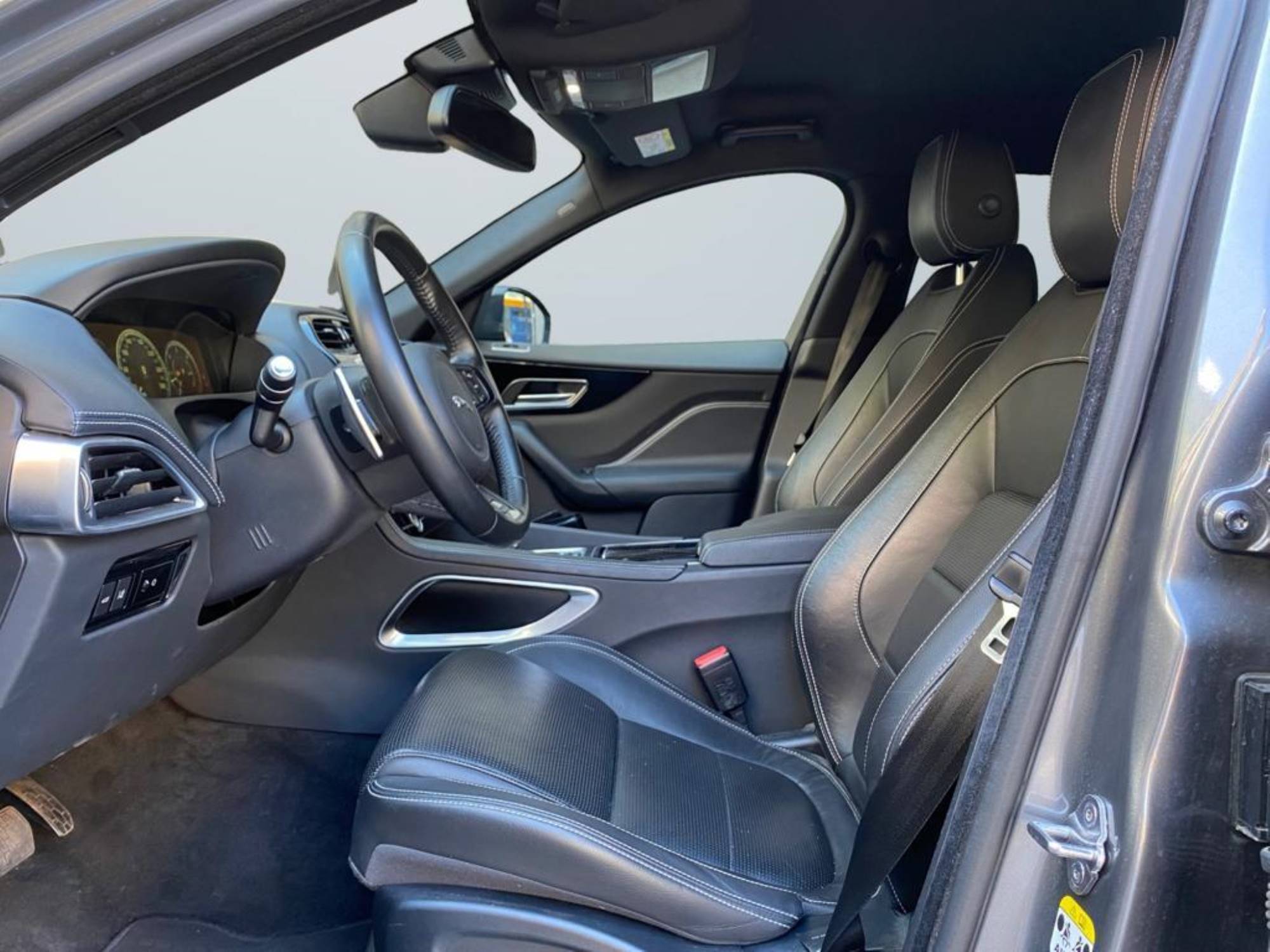 Jaguar F-Pace SUV