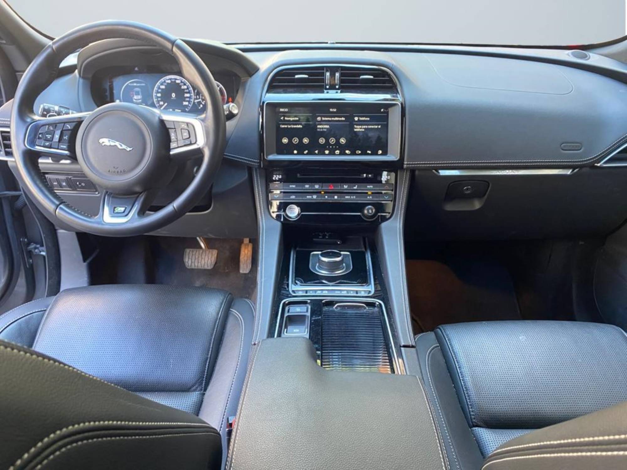 Jaguar F-Pace SUV
