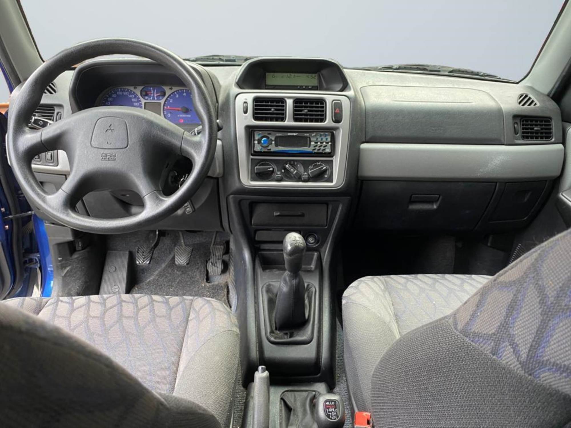 Mitsubishi Montero PININ 10