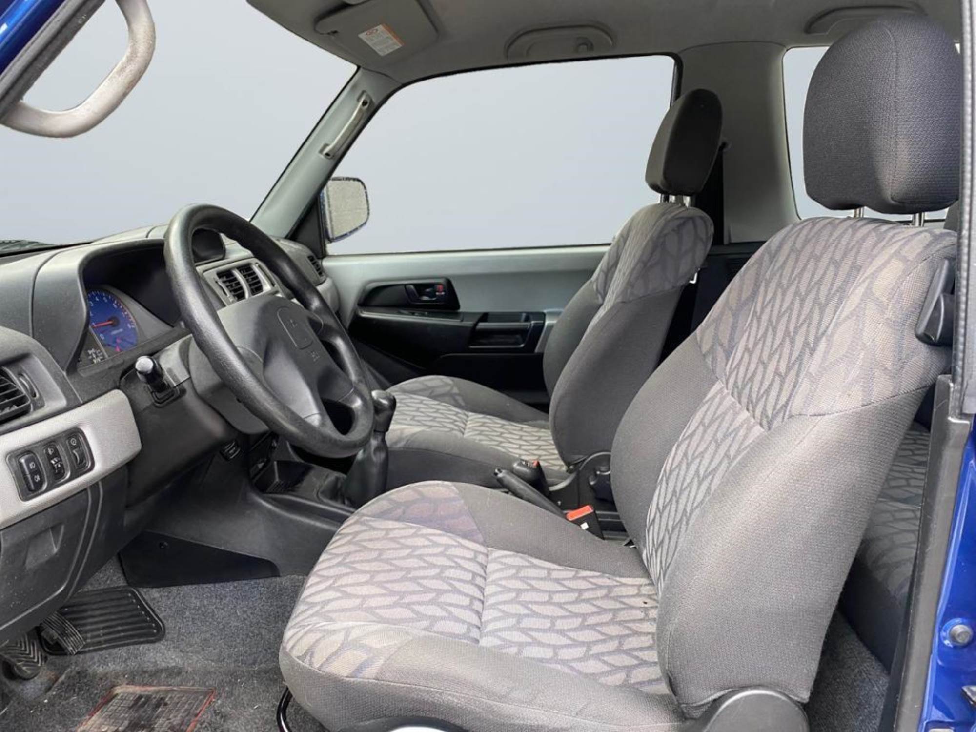 Mitsubishi Montero PININ 10