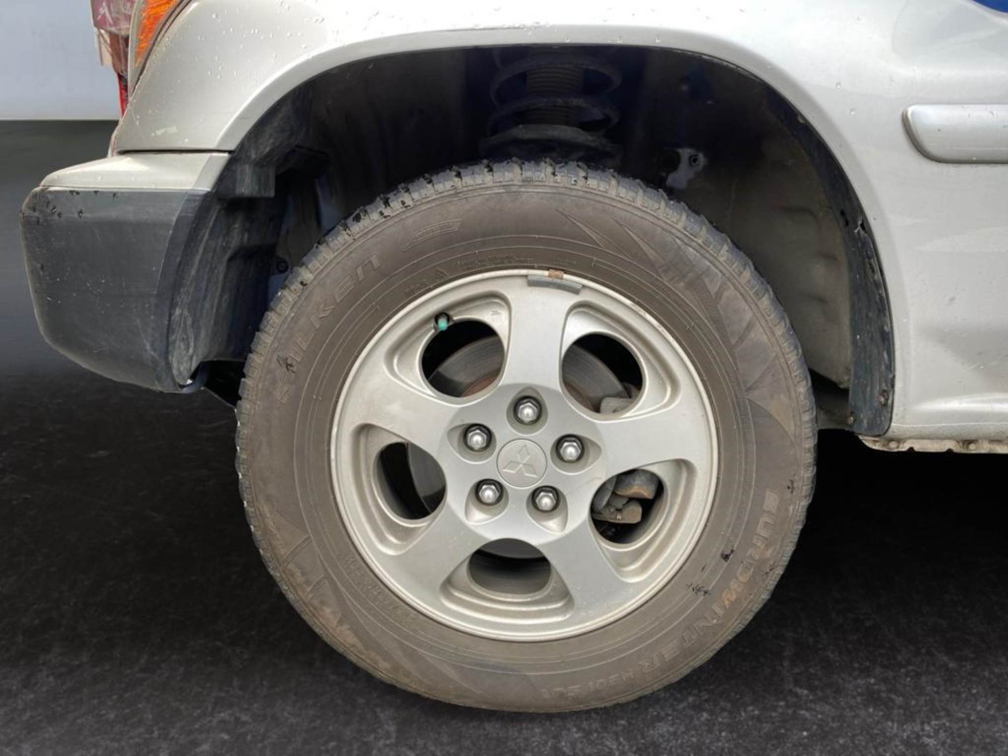 Mitsubishi Montero PININ 10