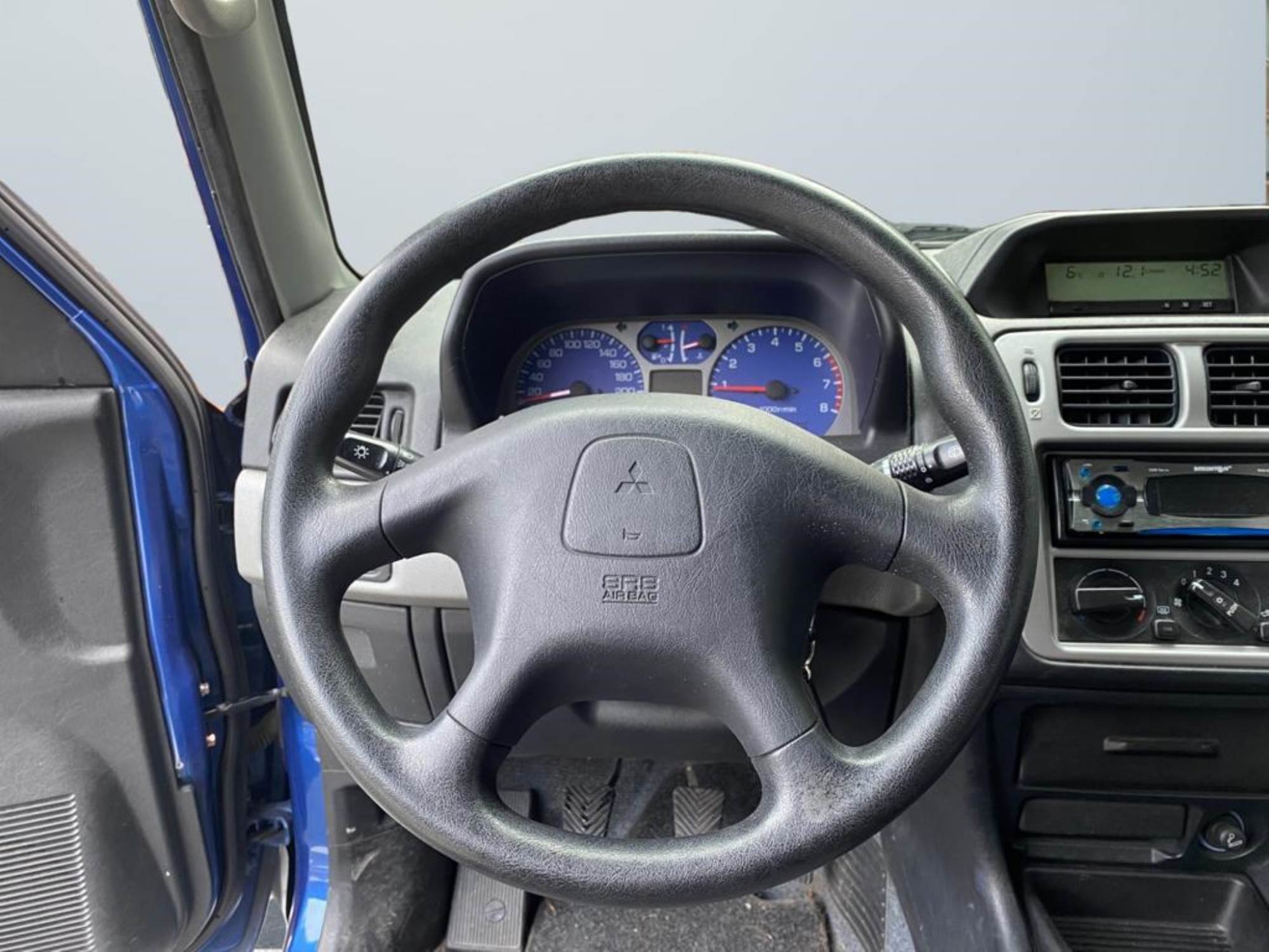 Mitsubishi Montero PININ 10