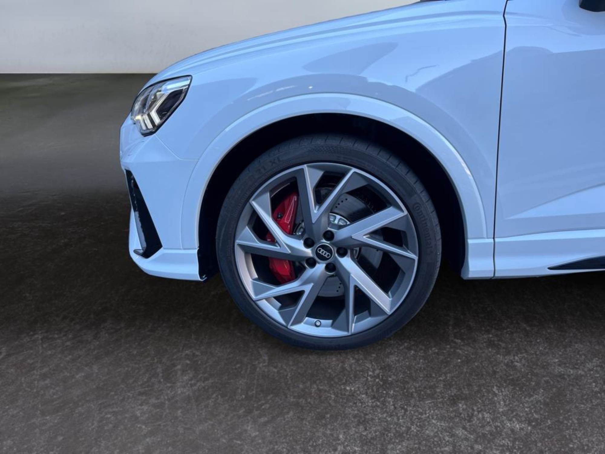 Audi RSQ3 