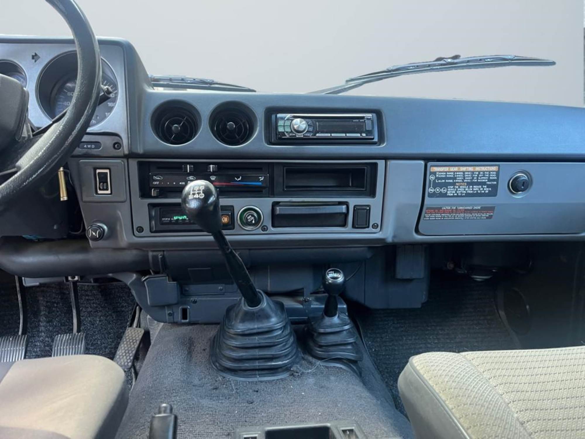 Toyota Land Cruiser CR.S.W.HJ61TUR.