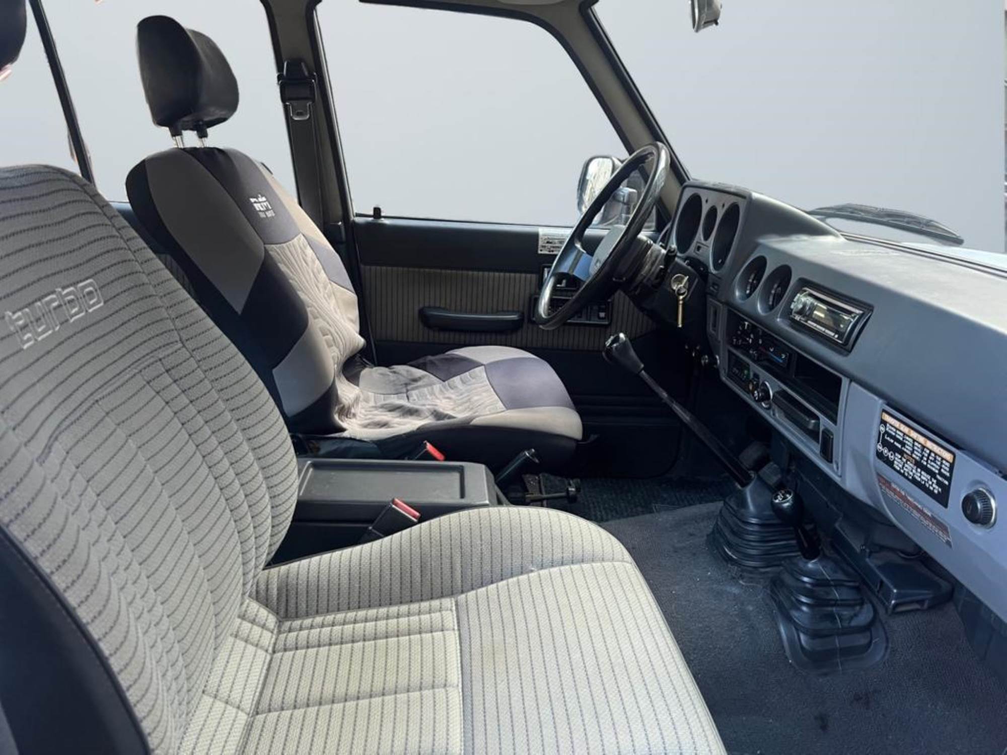 Toyota Land Cruiser CR.S.W.HJ61TUR.