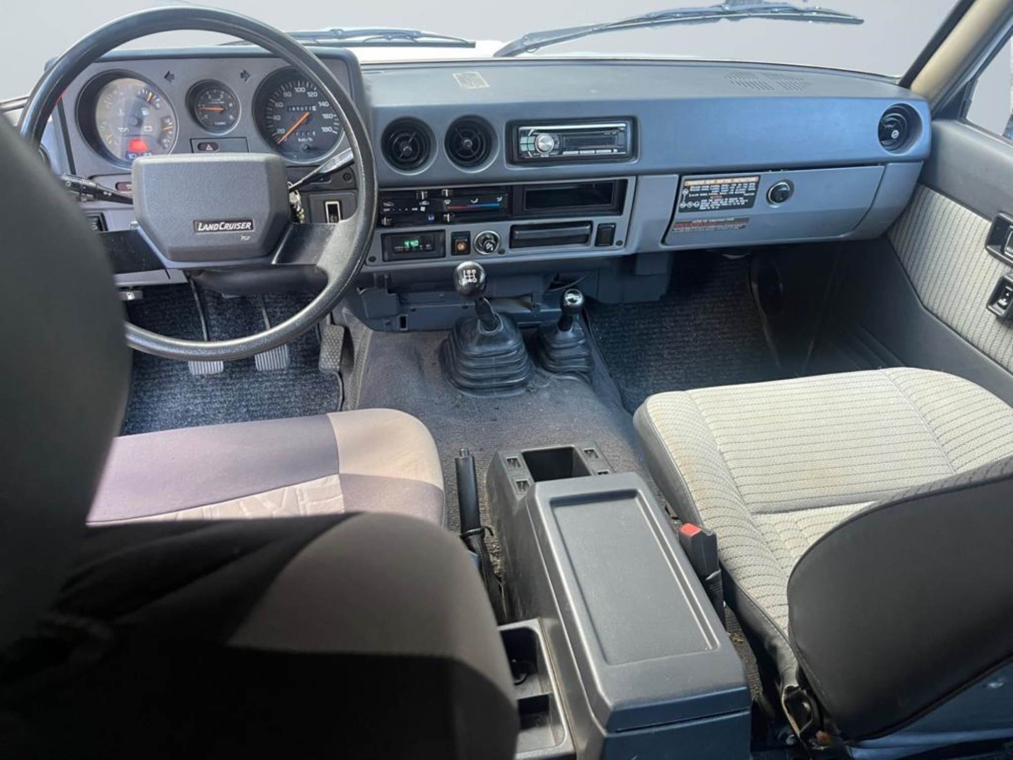 Toyota Land Cruiser CR.S.W.HJ61TUR.