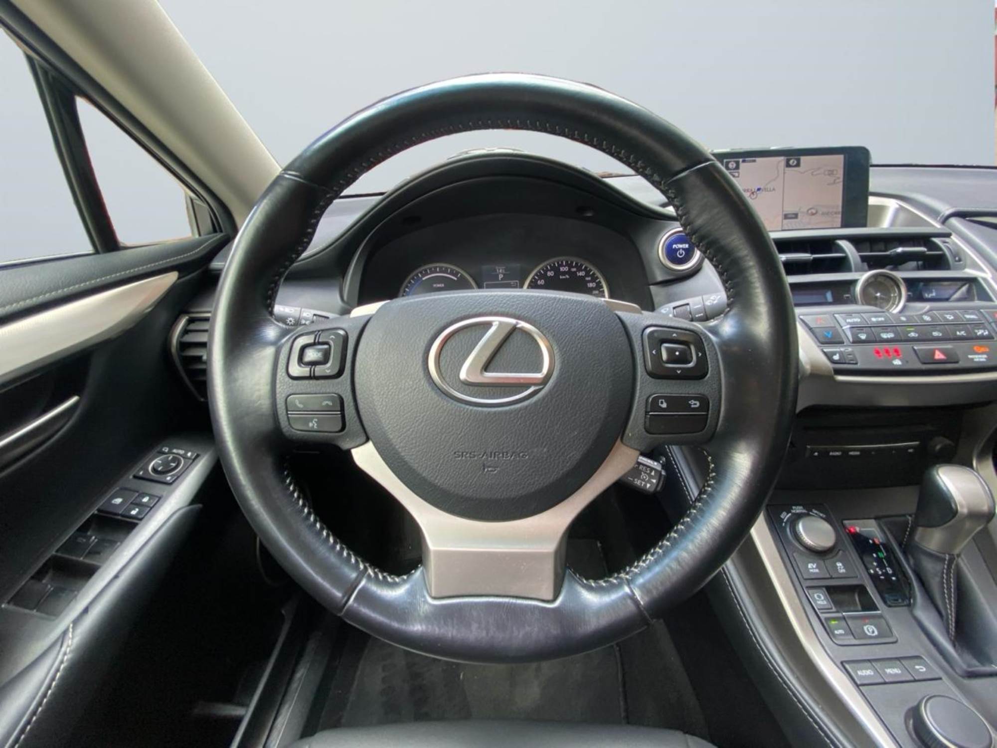 Lexus NX 300h 4WD