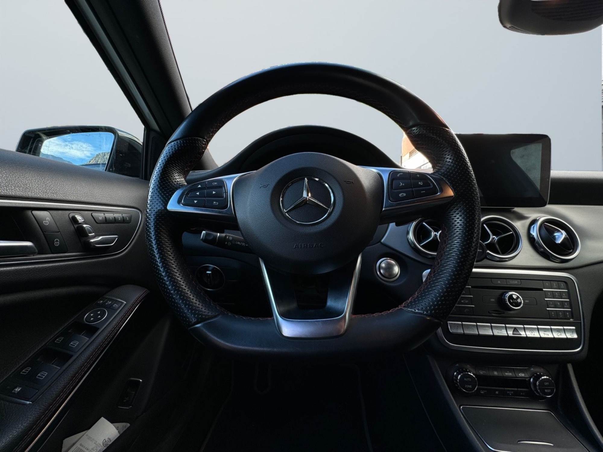 Mercedes-Benz GLA 220 d 4 MATIC
