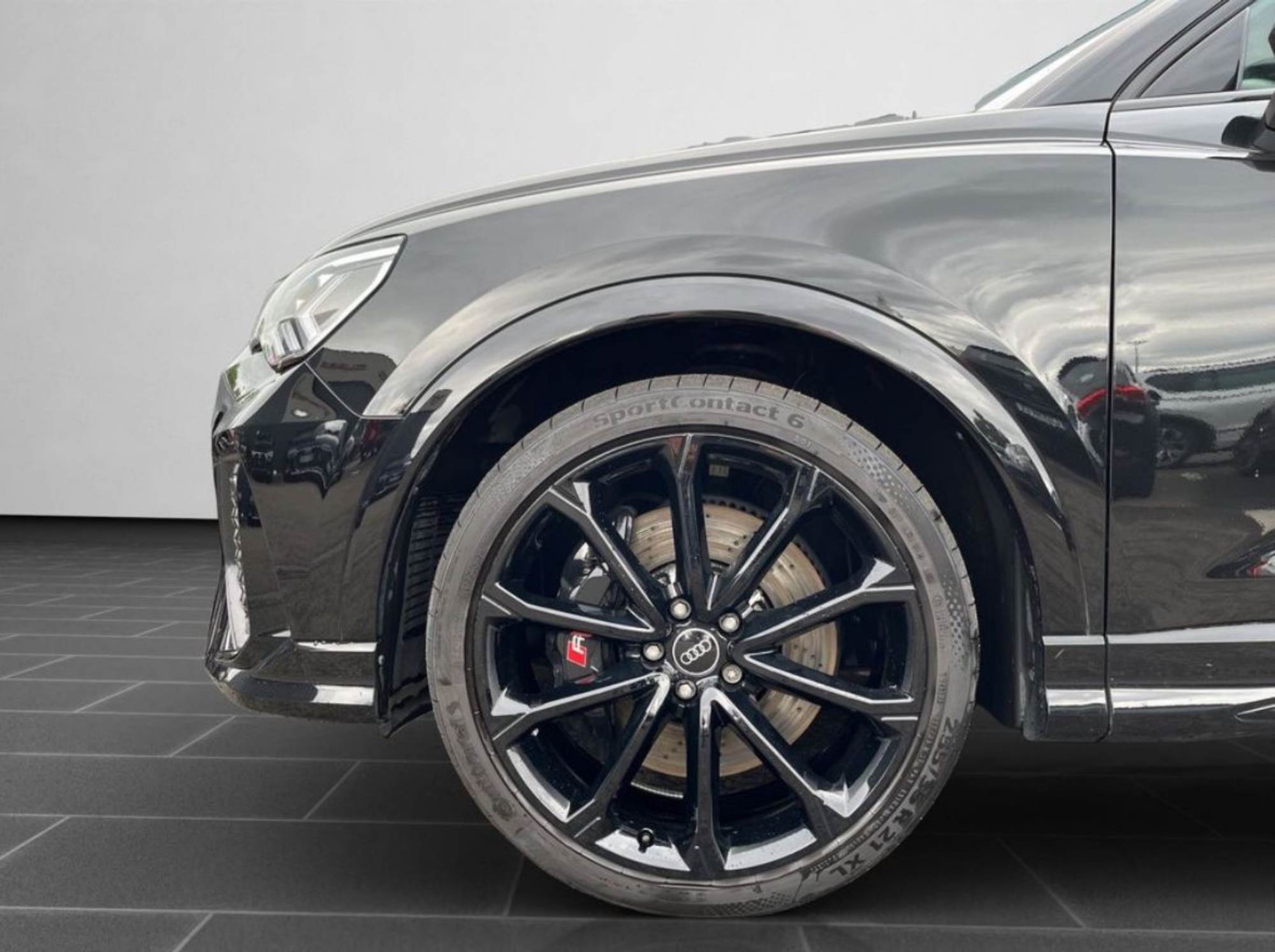 Audi RSQ3 