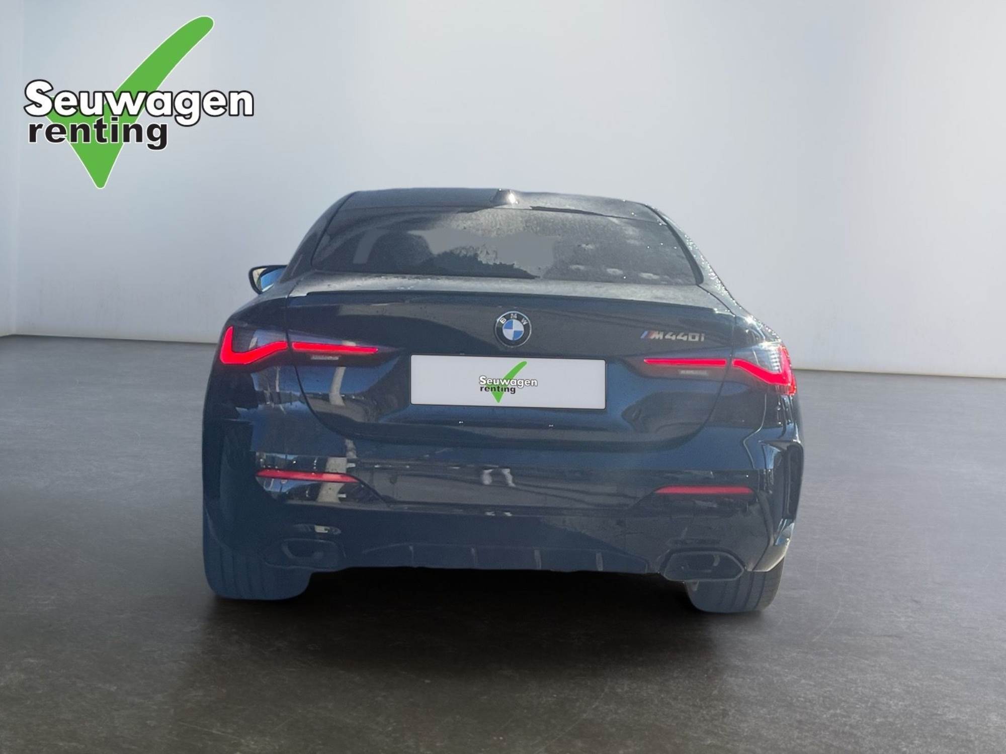 BMW M440i 