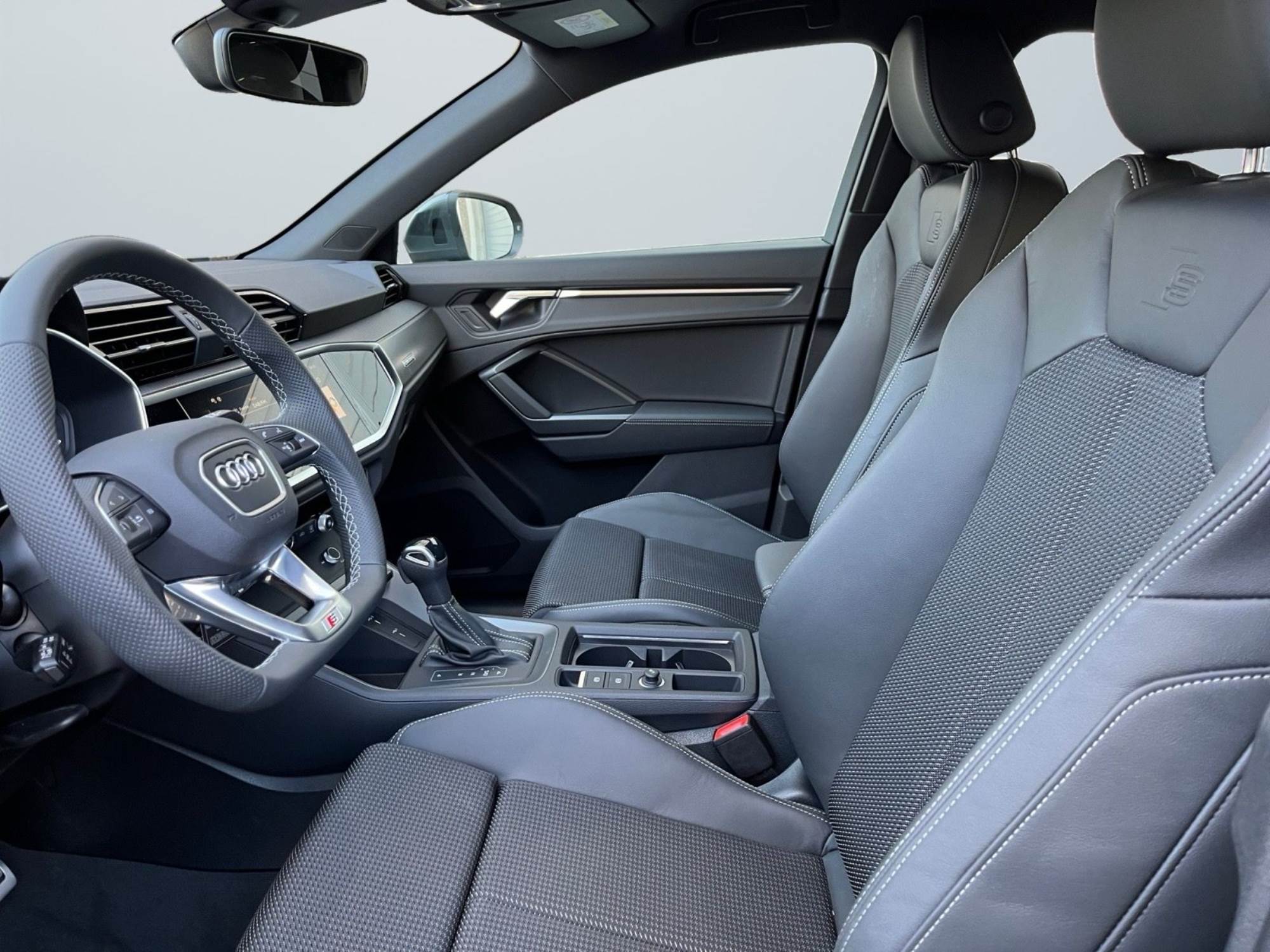 Audi Q3 S-Line 40 tfsi quattro