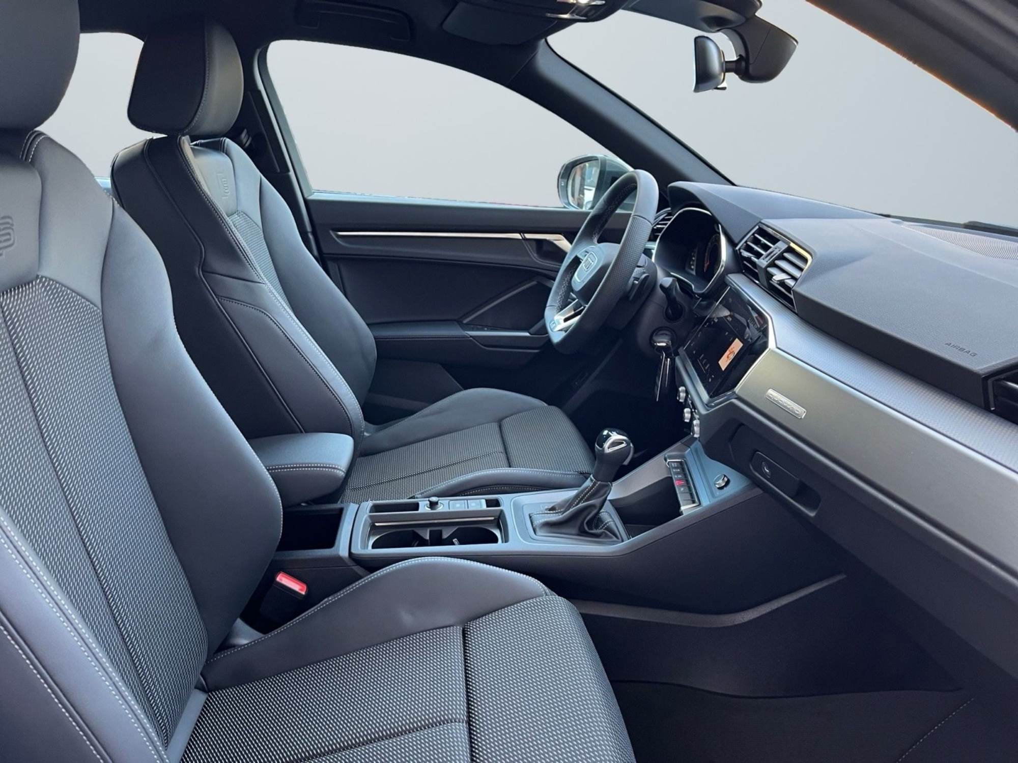 Audi Q3 S-Line 40 tfsi quattro