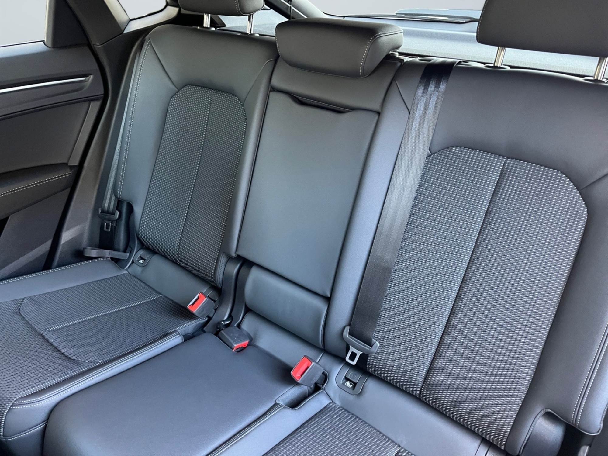 Audi Q3 Sportback black limited