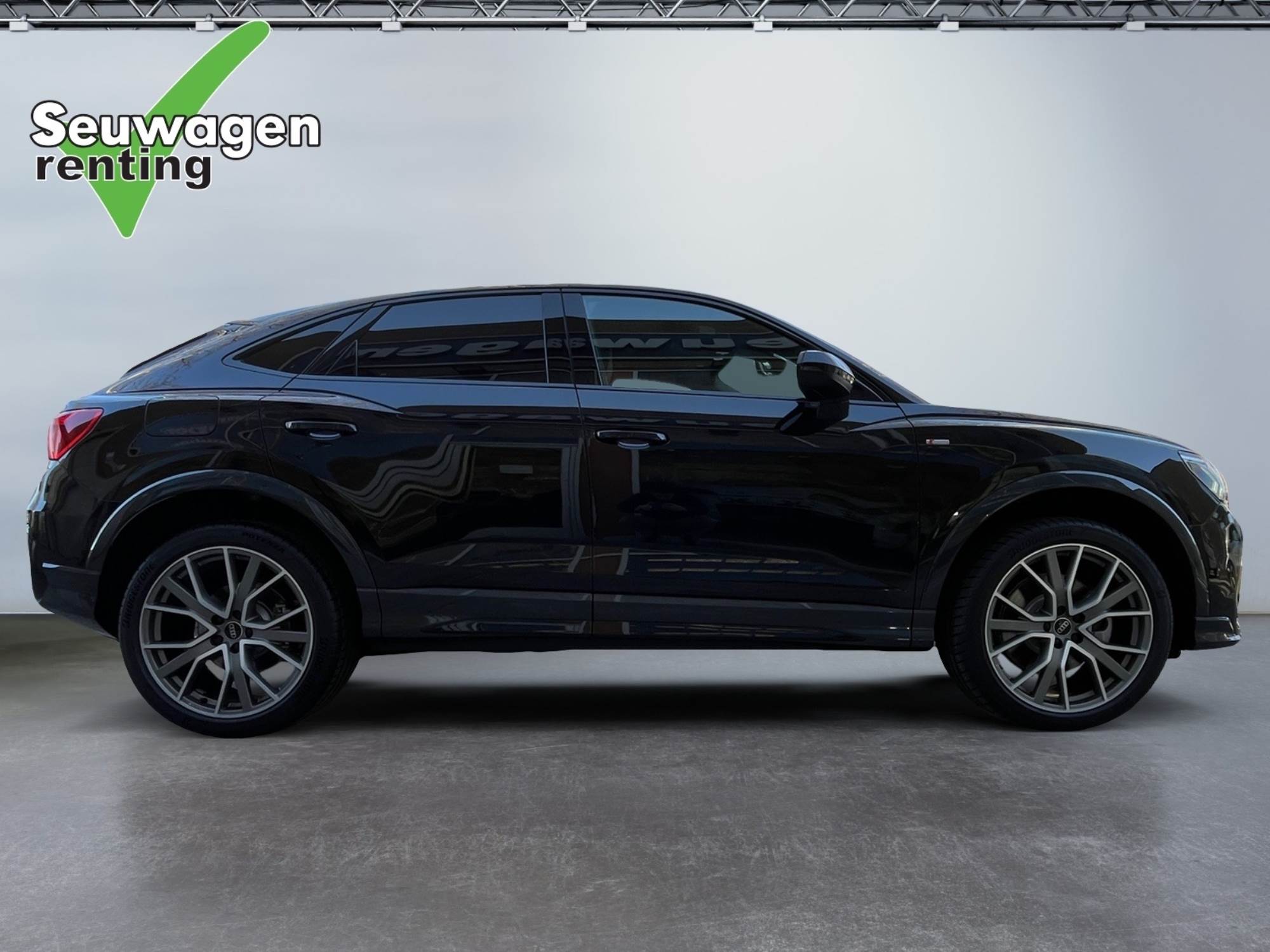 Audi Q3 Sportback black limited