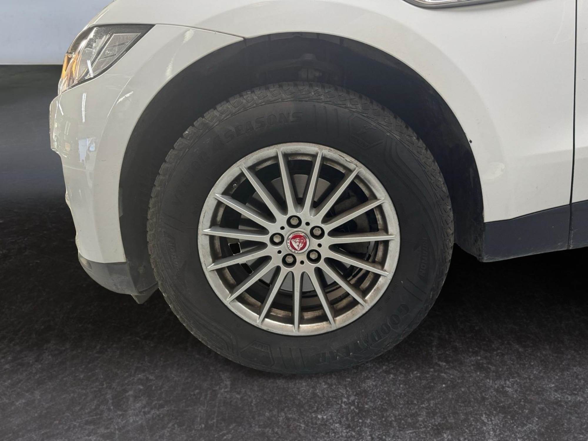 Jaguar F-Pace 180CV 4X4