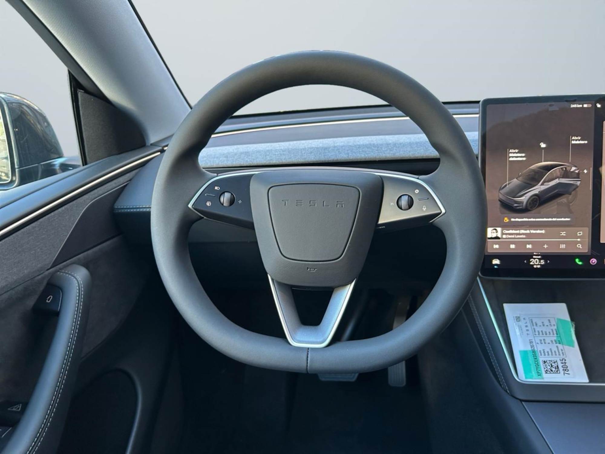 Tesla Model Y Pla de engega
