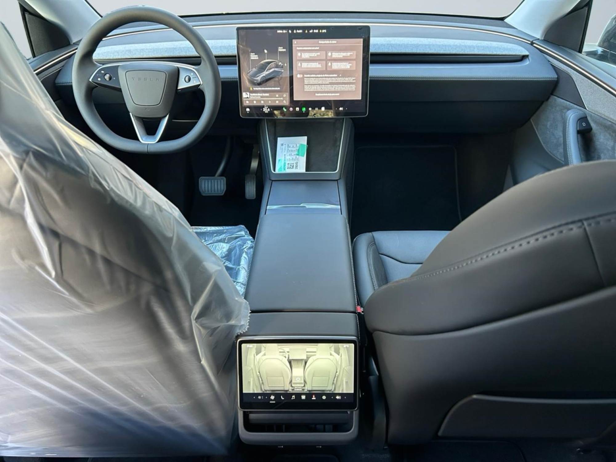 Tesla Model Y Pla de engega