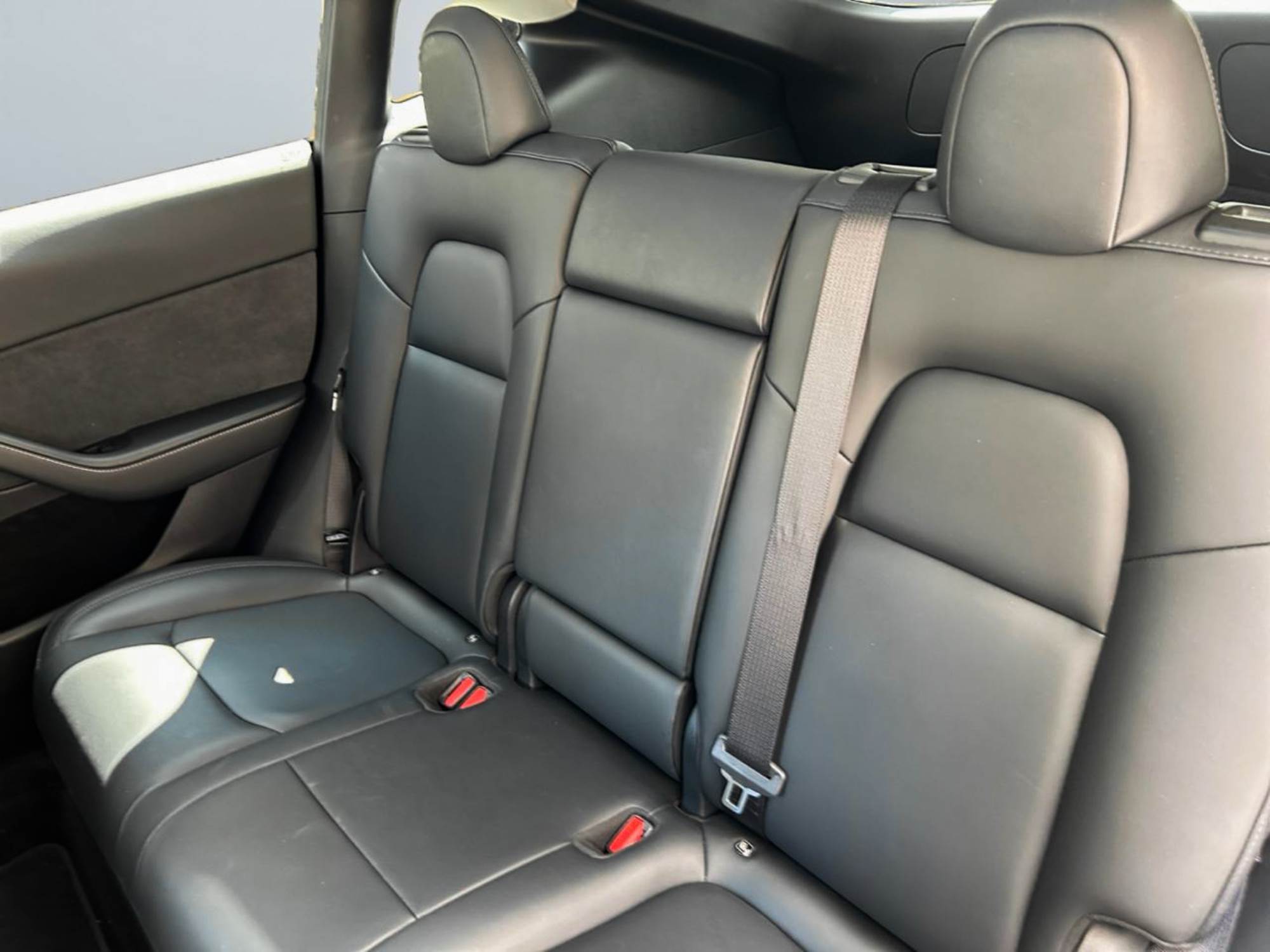 Tesla Model Y DUAL MOTOR LONG RANGE