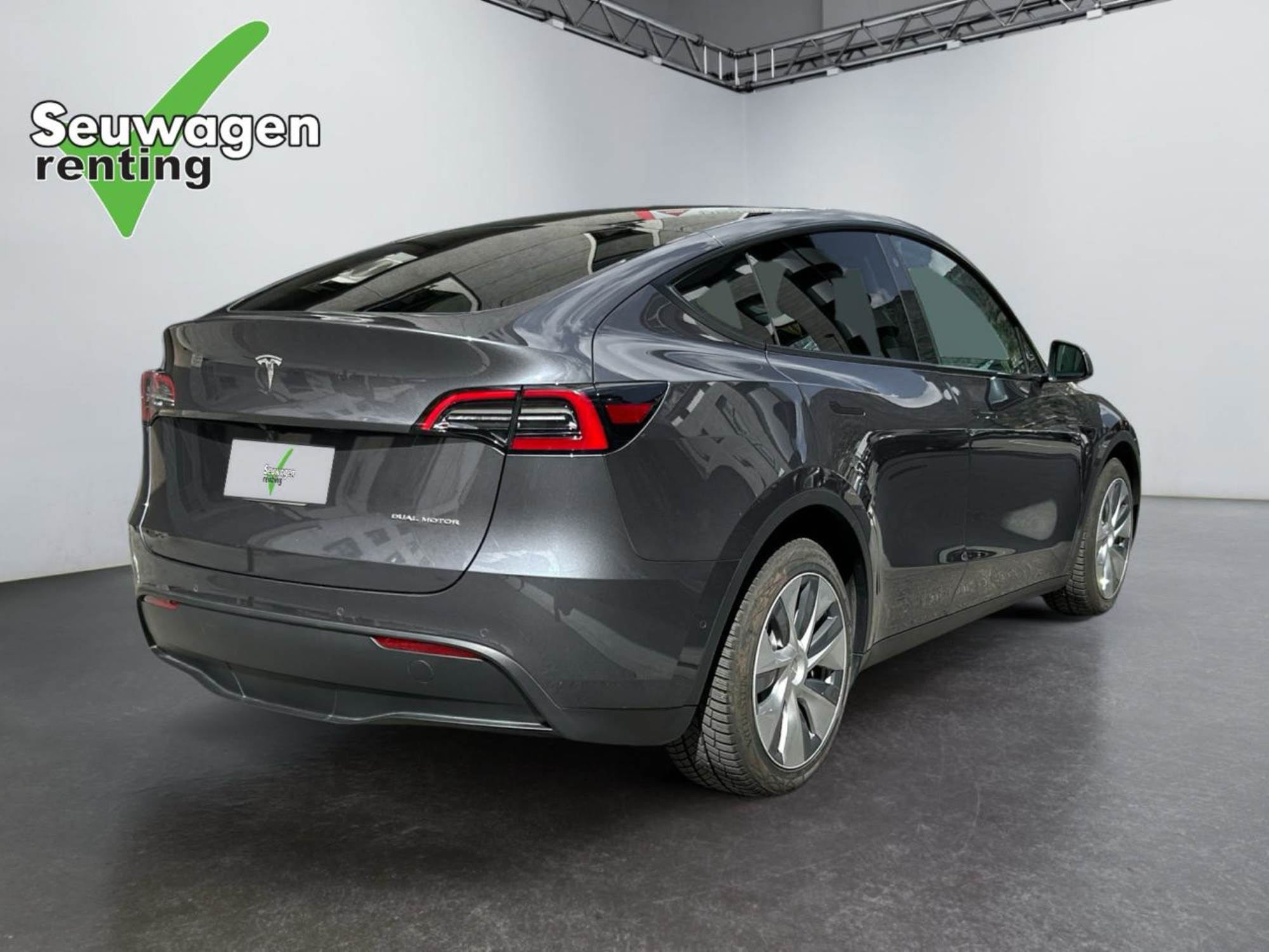 Tesla Model Y DUAL MOTOR LONG RANGE