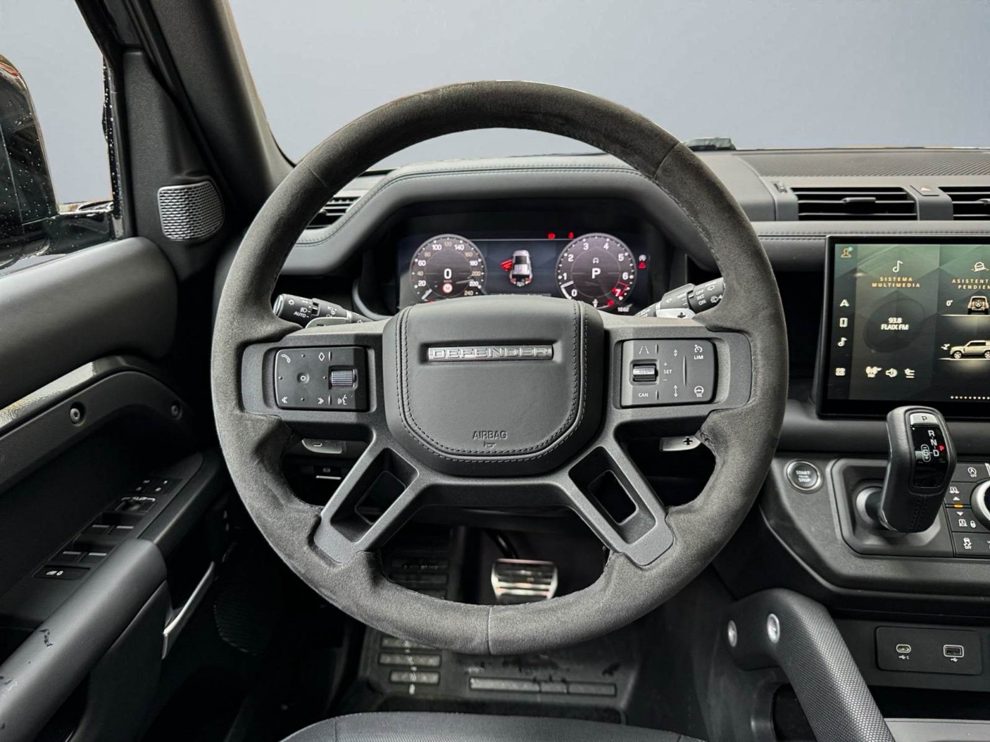 Land Rover Defender 110 P525 V8