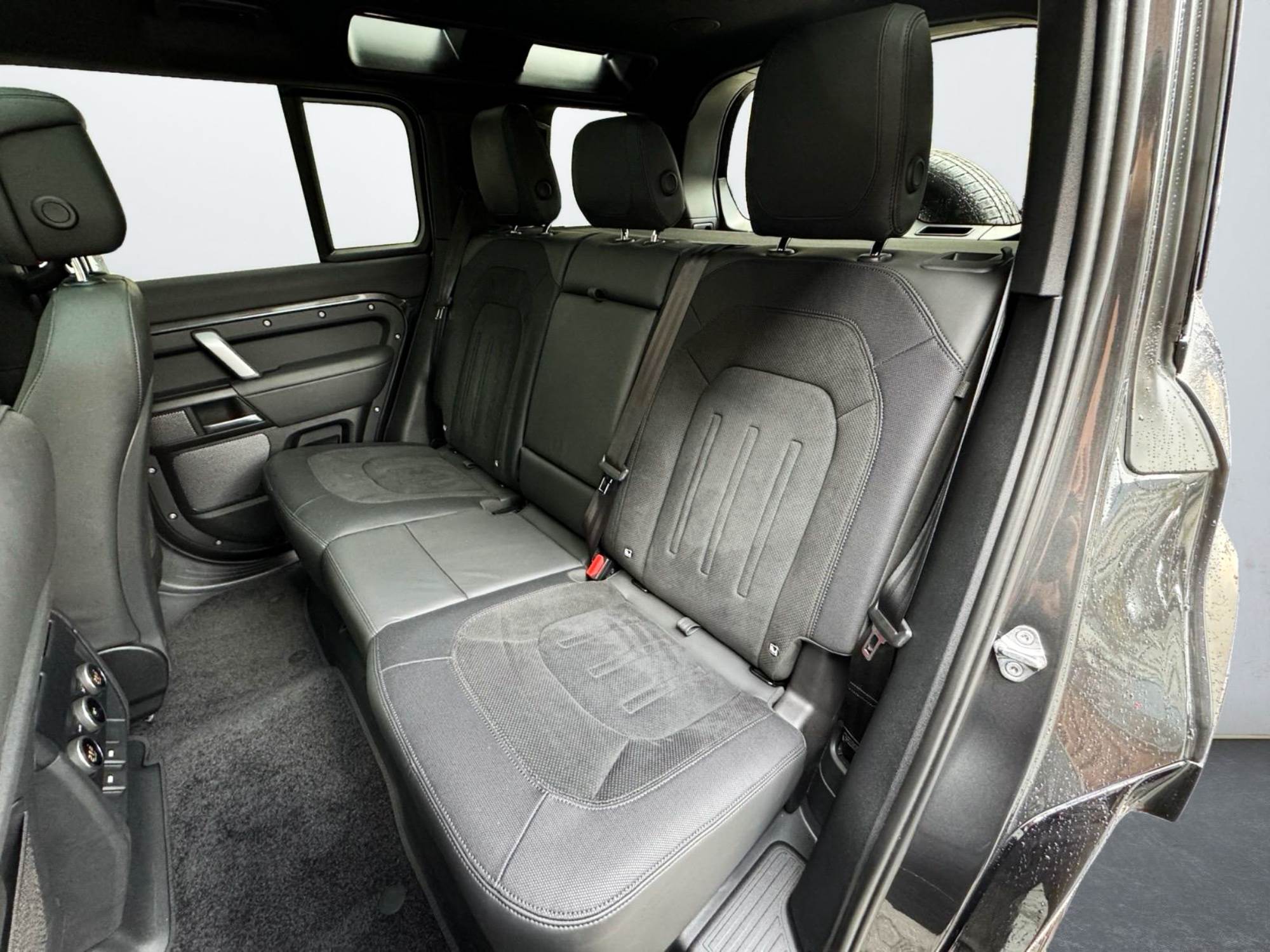 Land Rover Defender 110 P525 V8