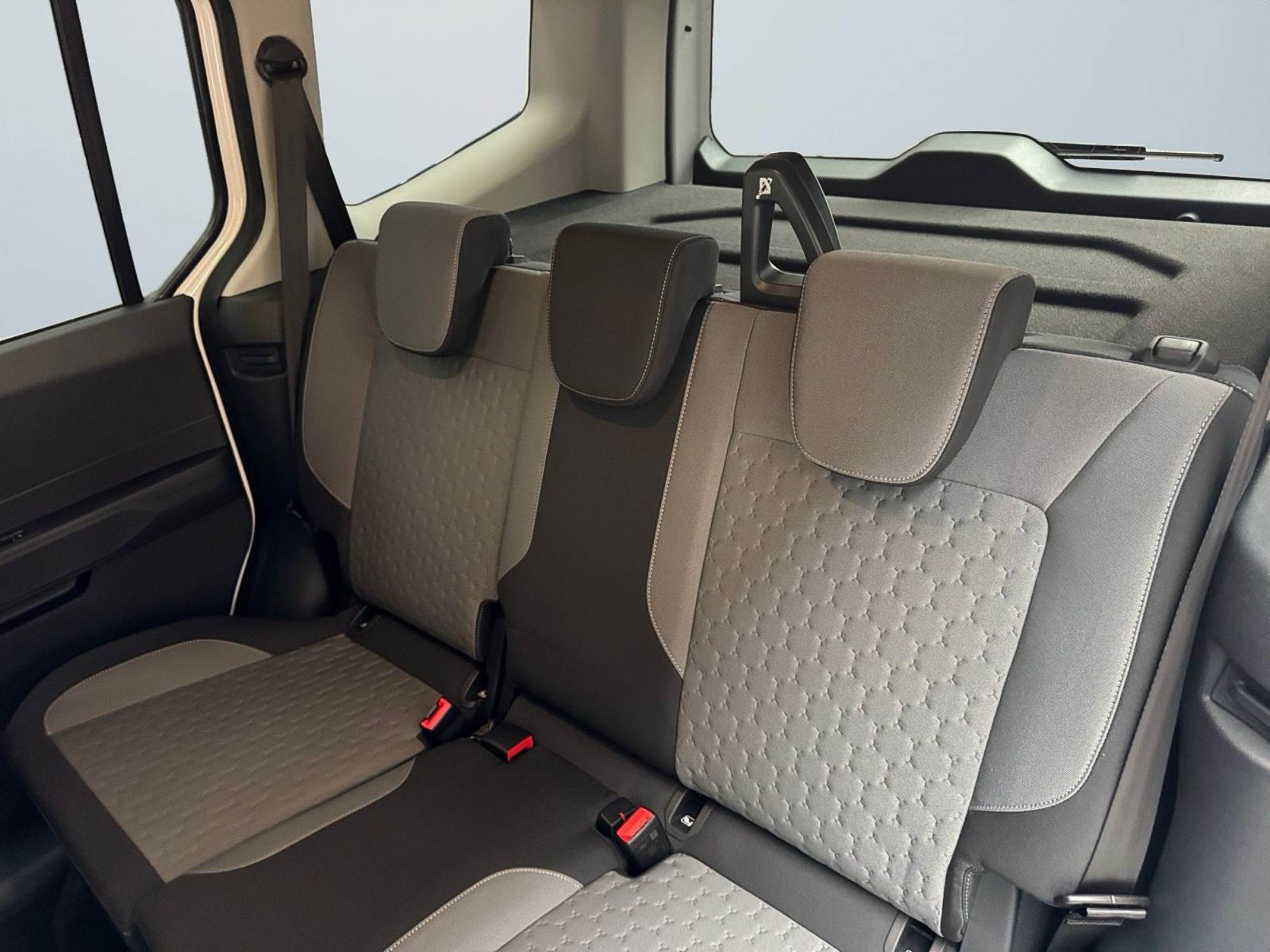Ford Tourneo Courier Segur inclòs