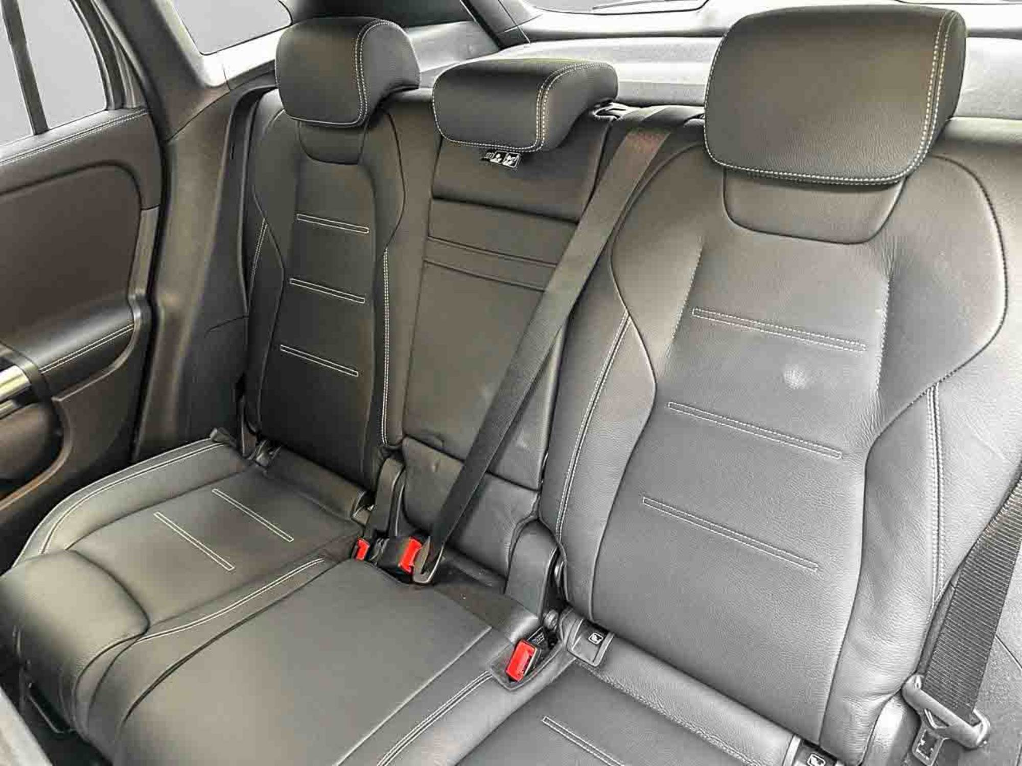 Mercedes-Benz GLA 220D 4MATIC
