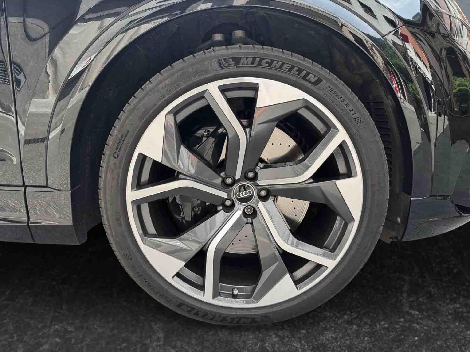 Audi RS Q8 