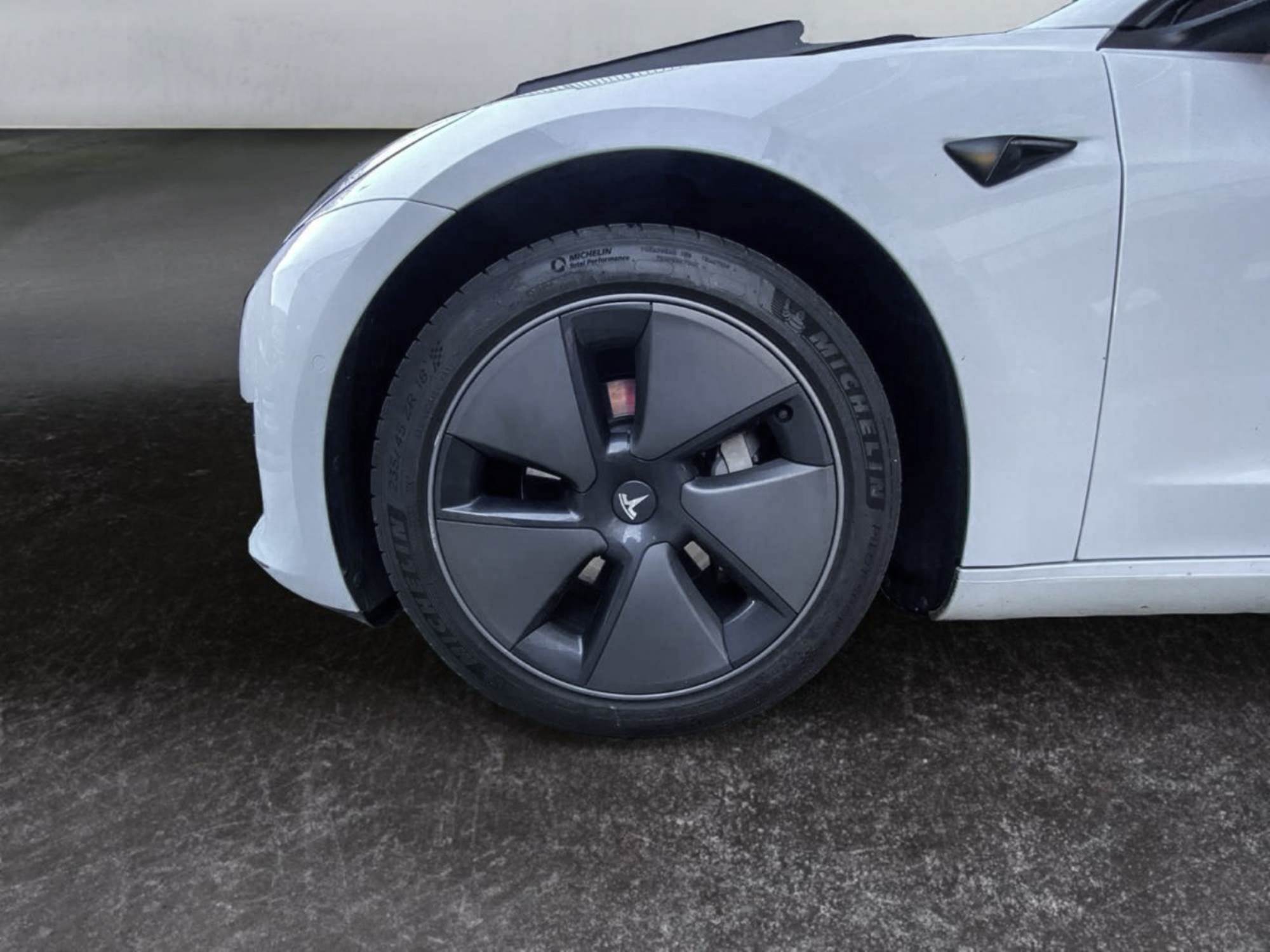 Tesla Model 3 497 CV