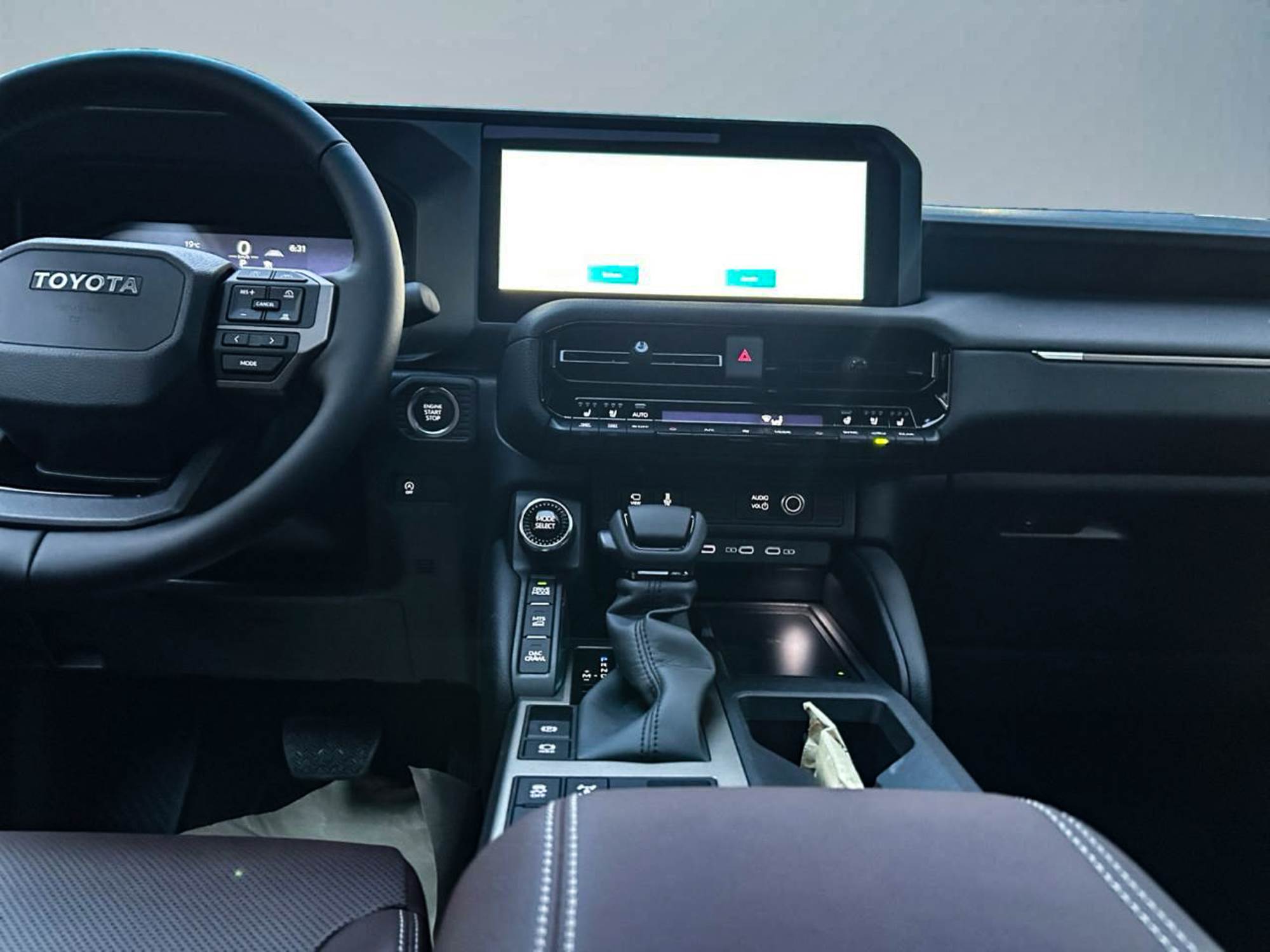 Toyota Land Cruiser 250 UX