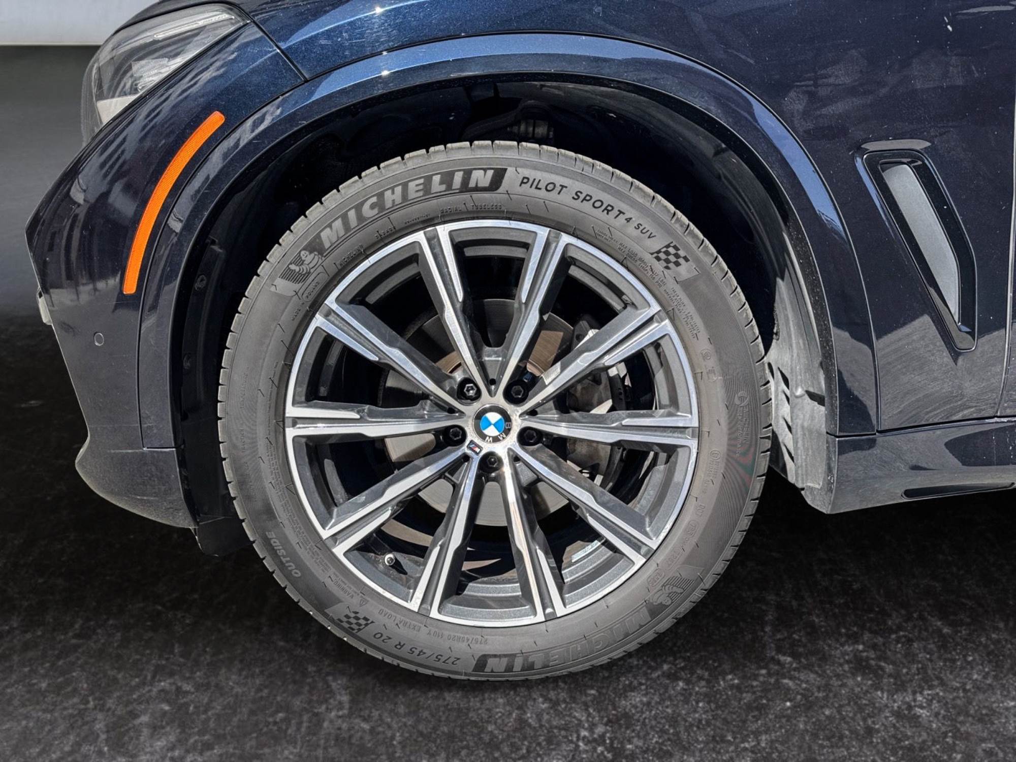 BMW X5 M40i