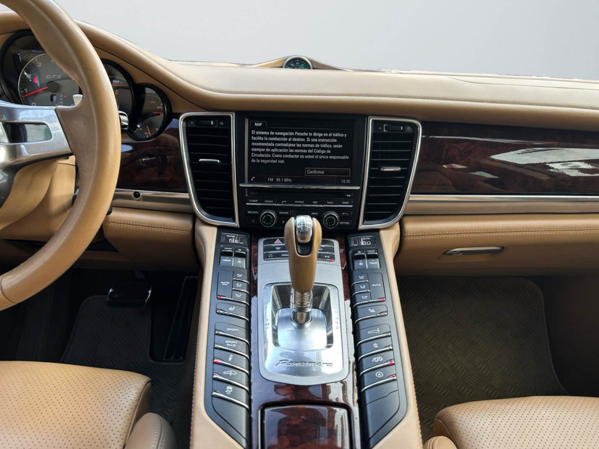 Porsche Panamera GTS 