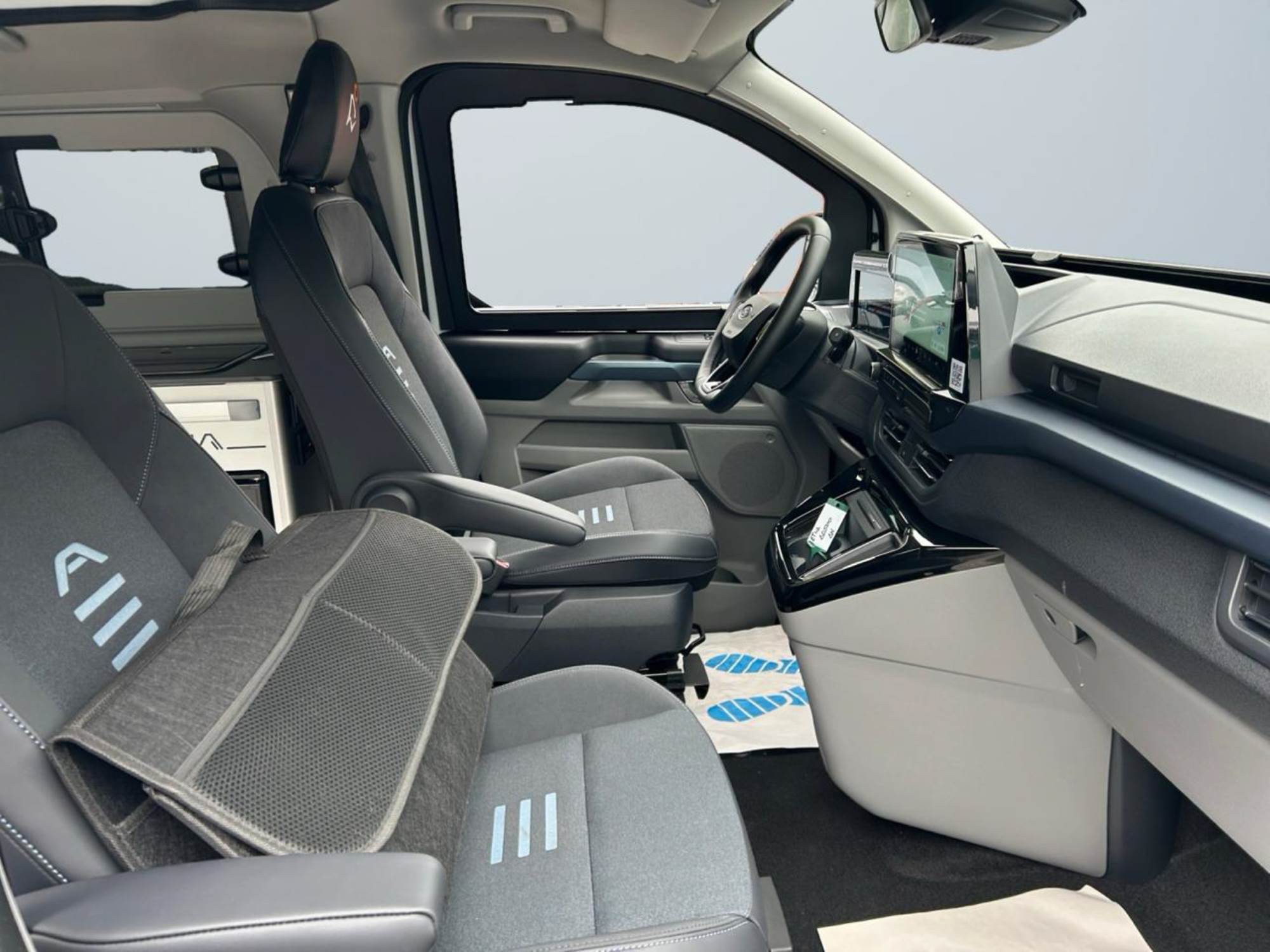 Ford Panama P10+