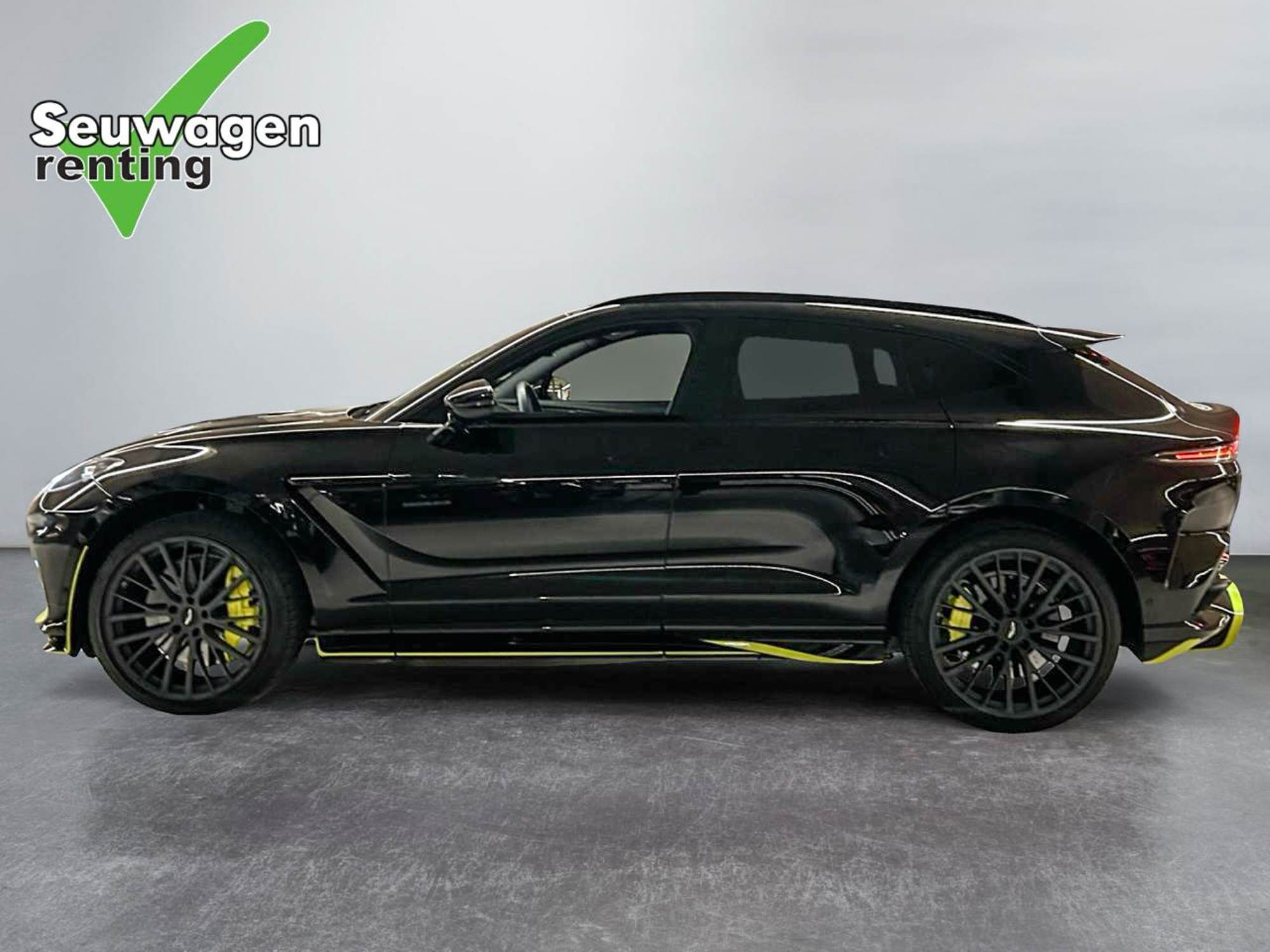Aston Martin DBX 707 