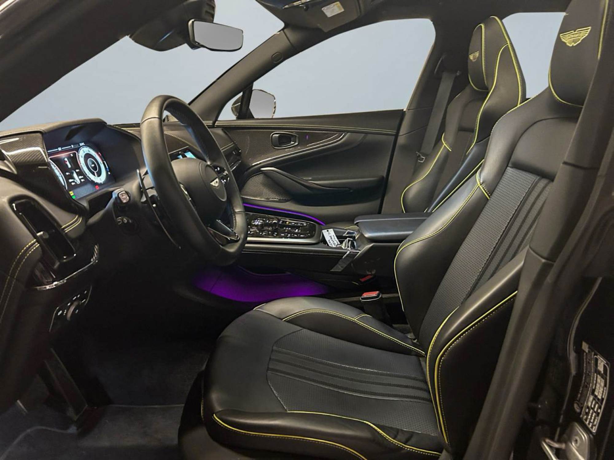 Aston Martin DBX 707 
