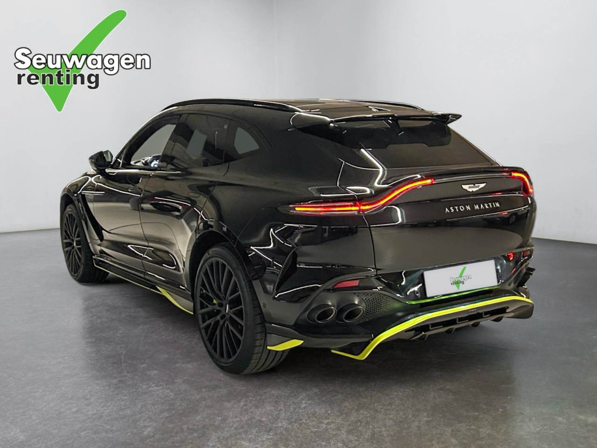 Aston Martin DBX 707 