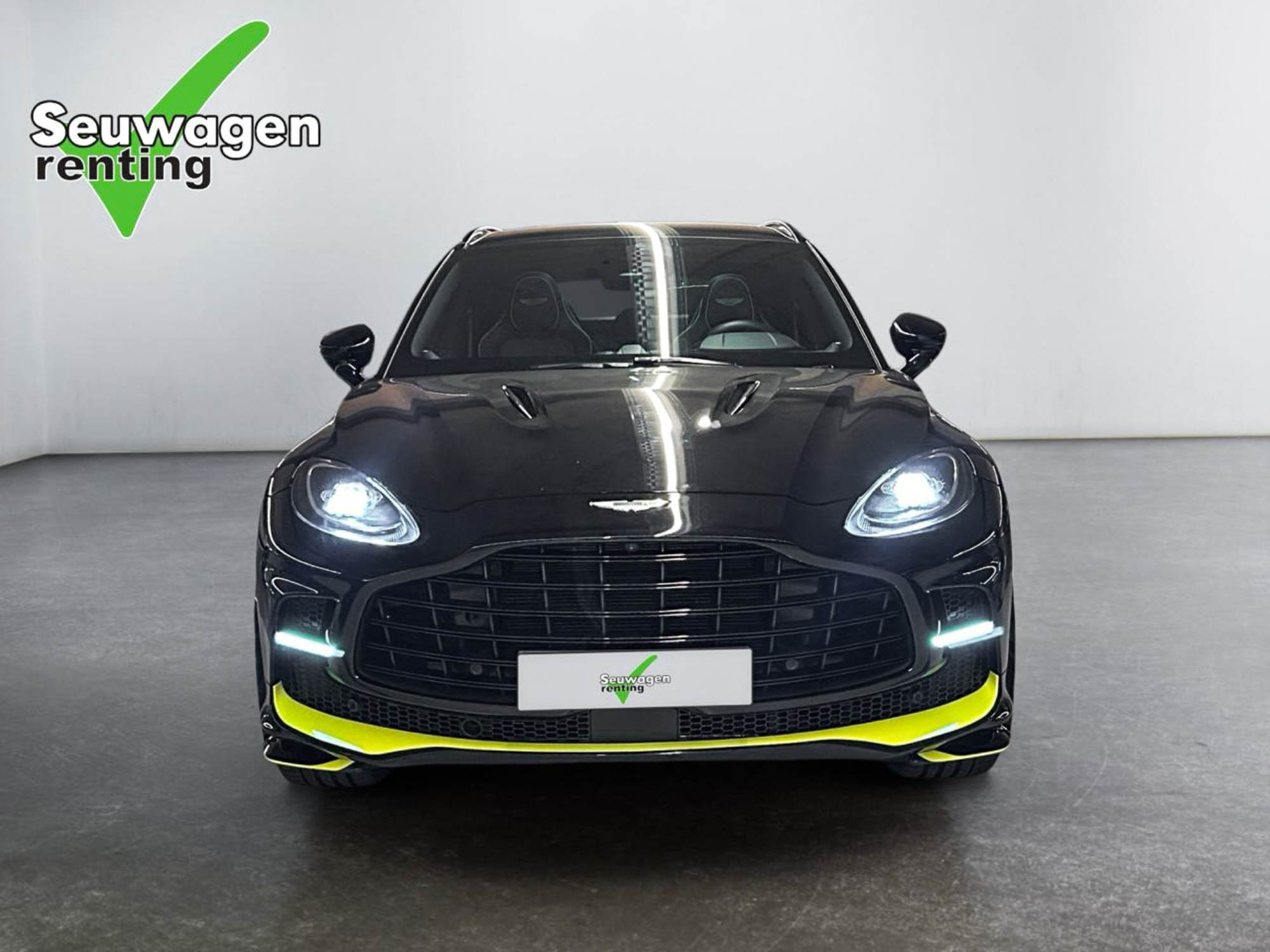 Aston Martin DBX 707 
