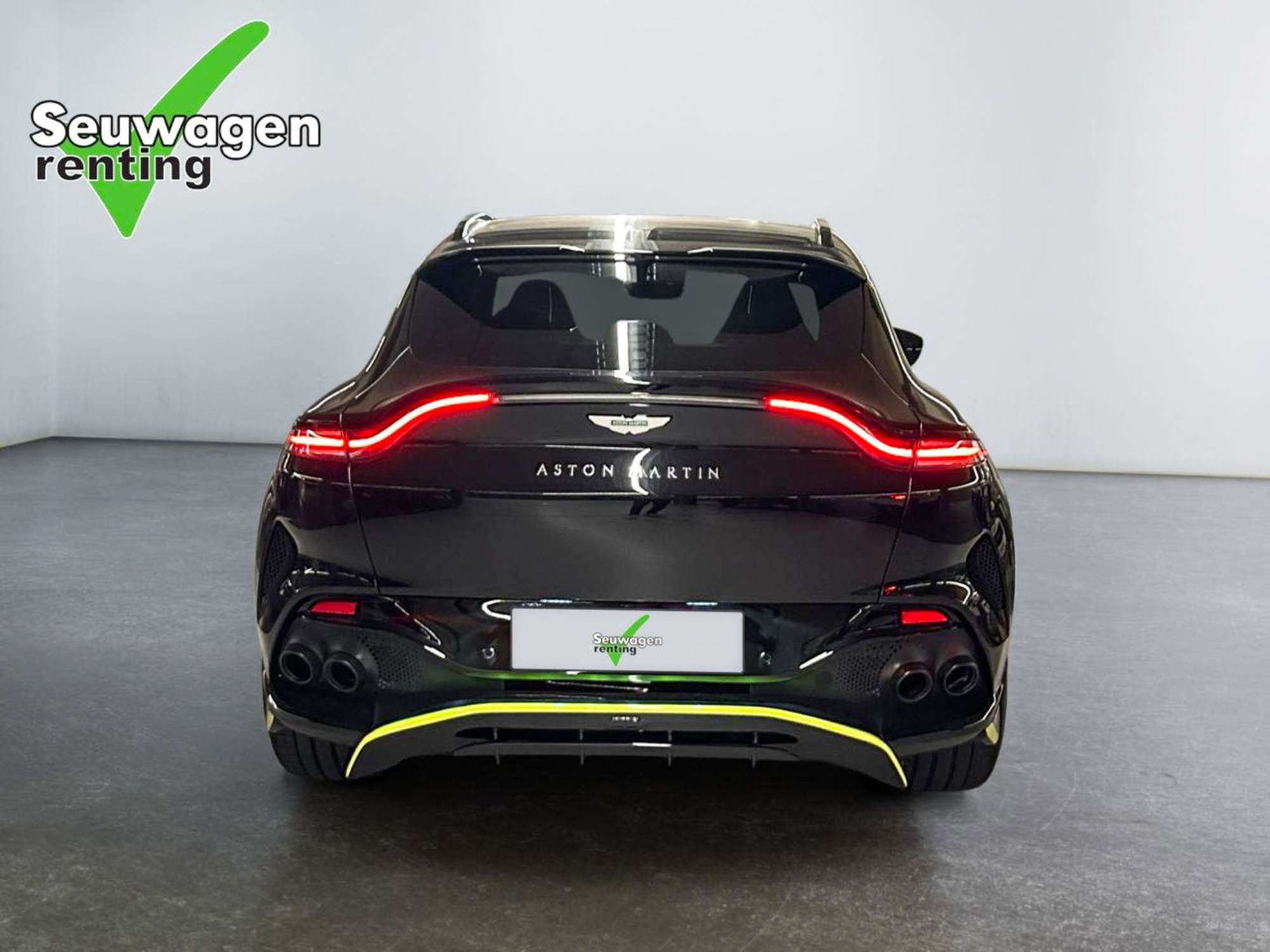 Aston Martin DBX 707 