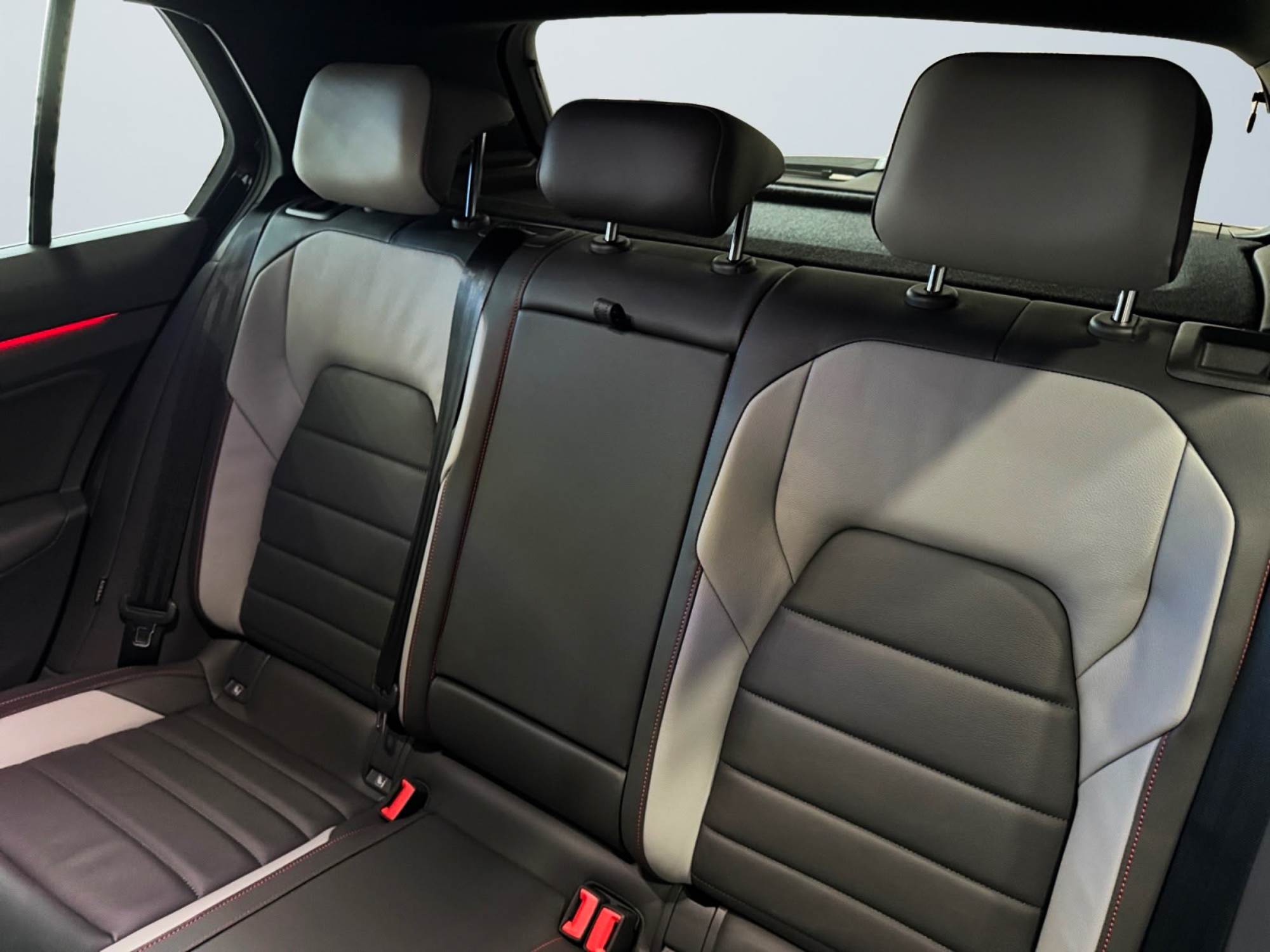 Volkswagen Golf GTI 245 CV