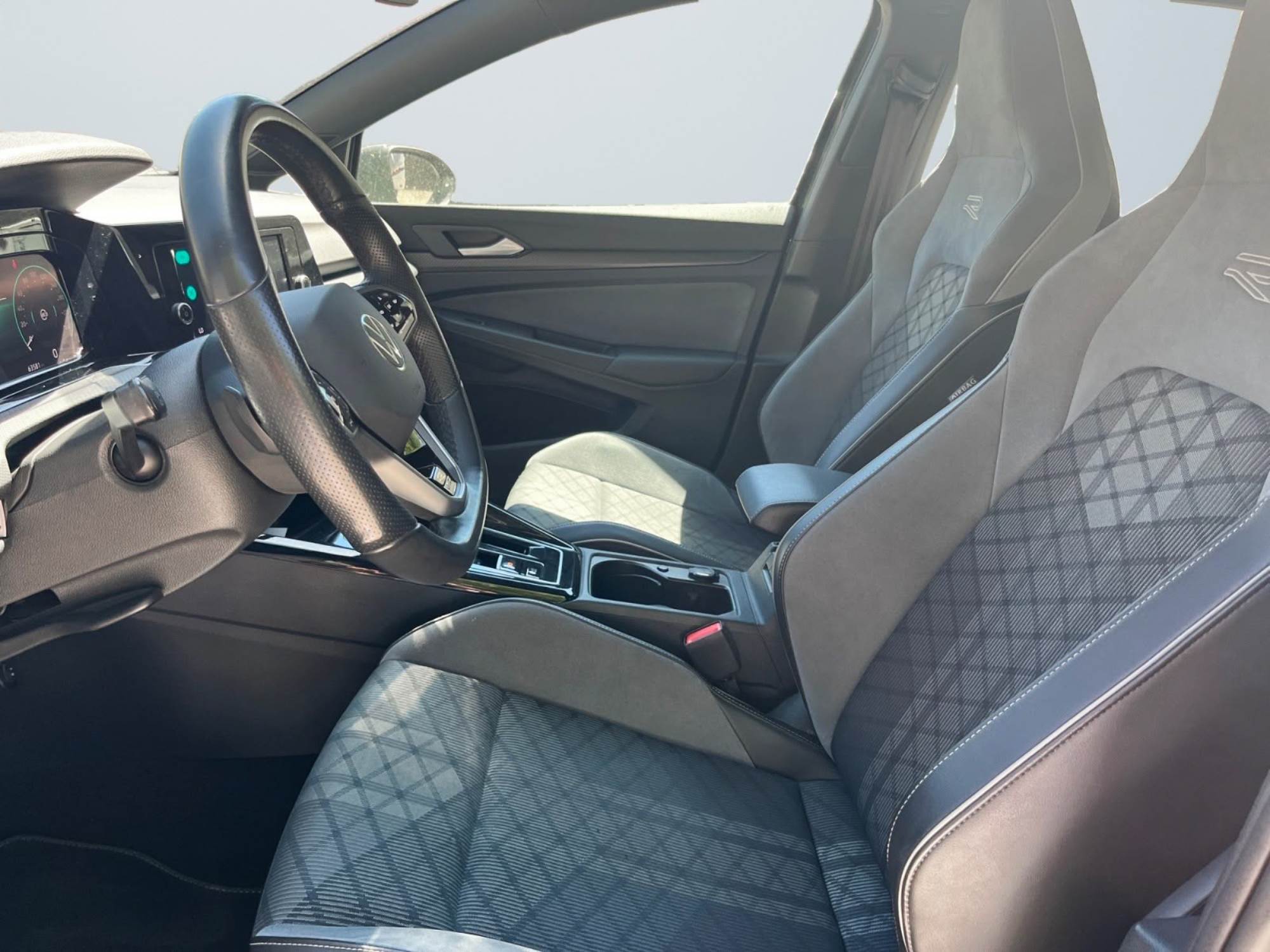 Volkswagen Golf eTSI 150 cv