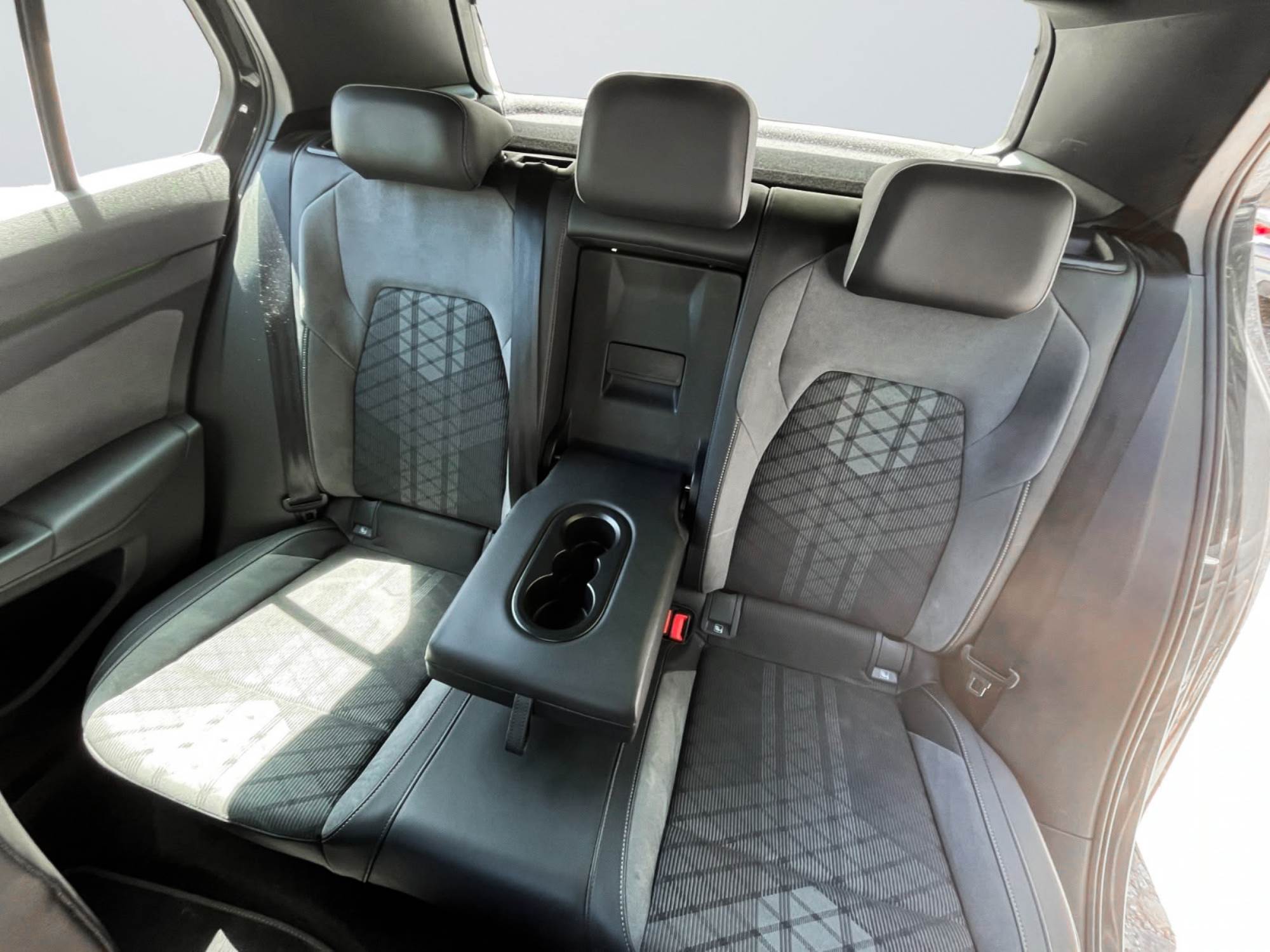 Volkswagen Golf eTSI 150 cv