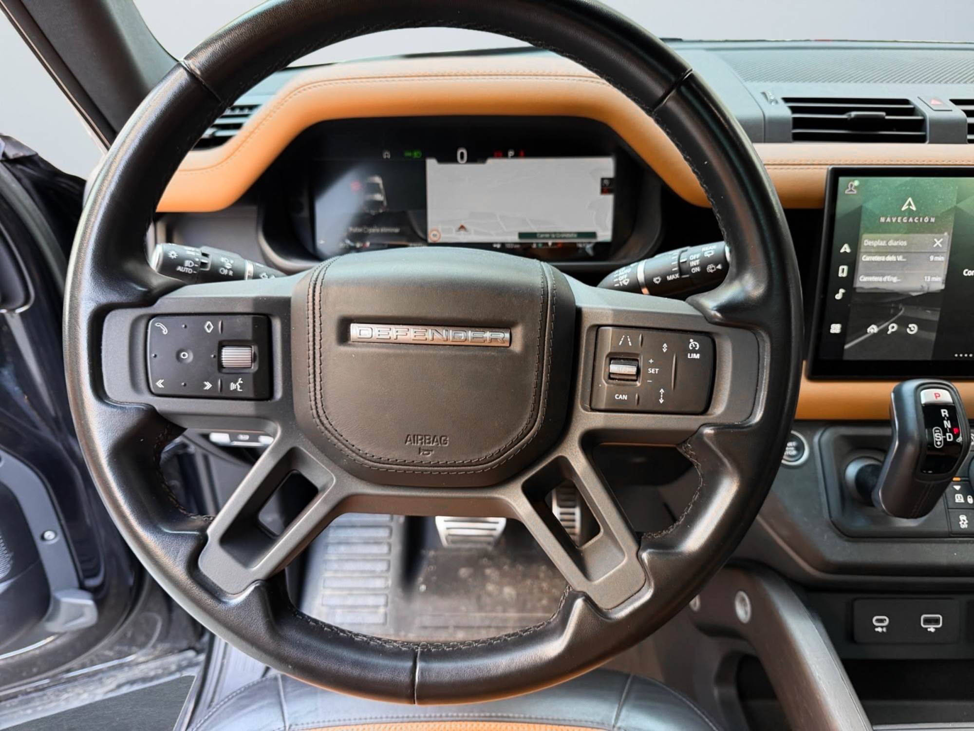 Land Rover Defender P400 