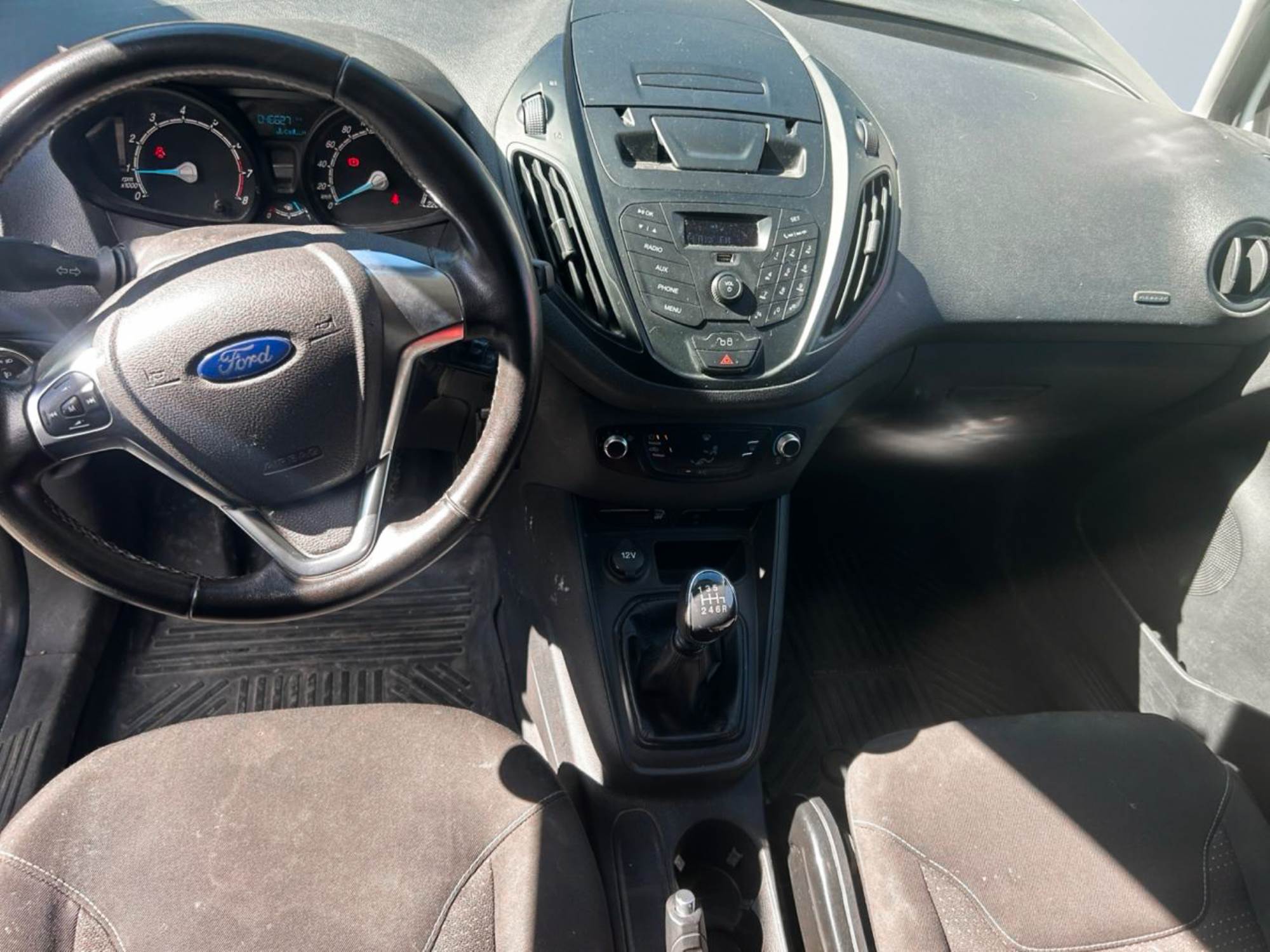 Ford Transit Courrier 99 CV